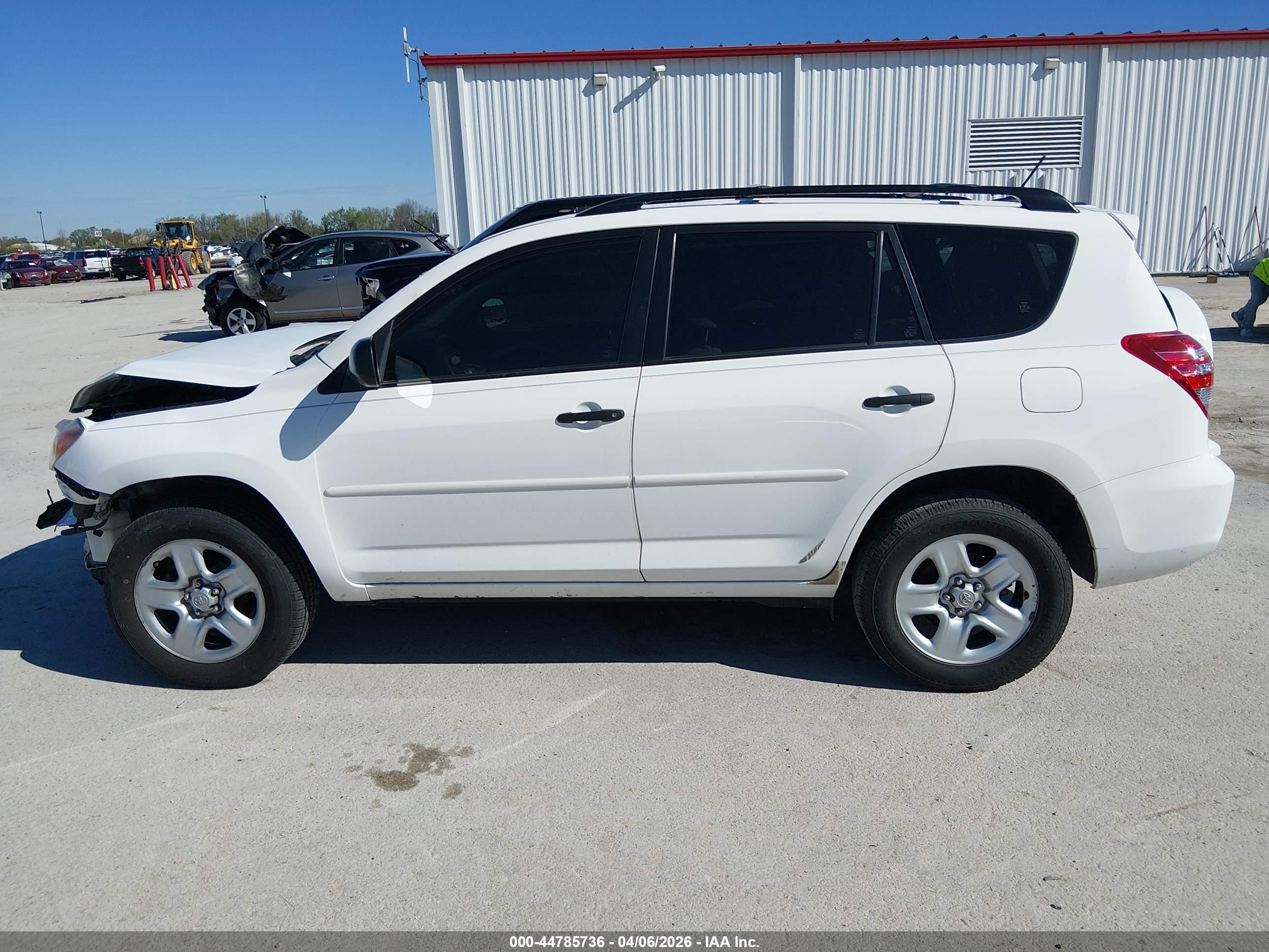 2012 Toyota Rav4   White vin: JTMZF4DV7C5044779