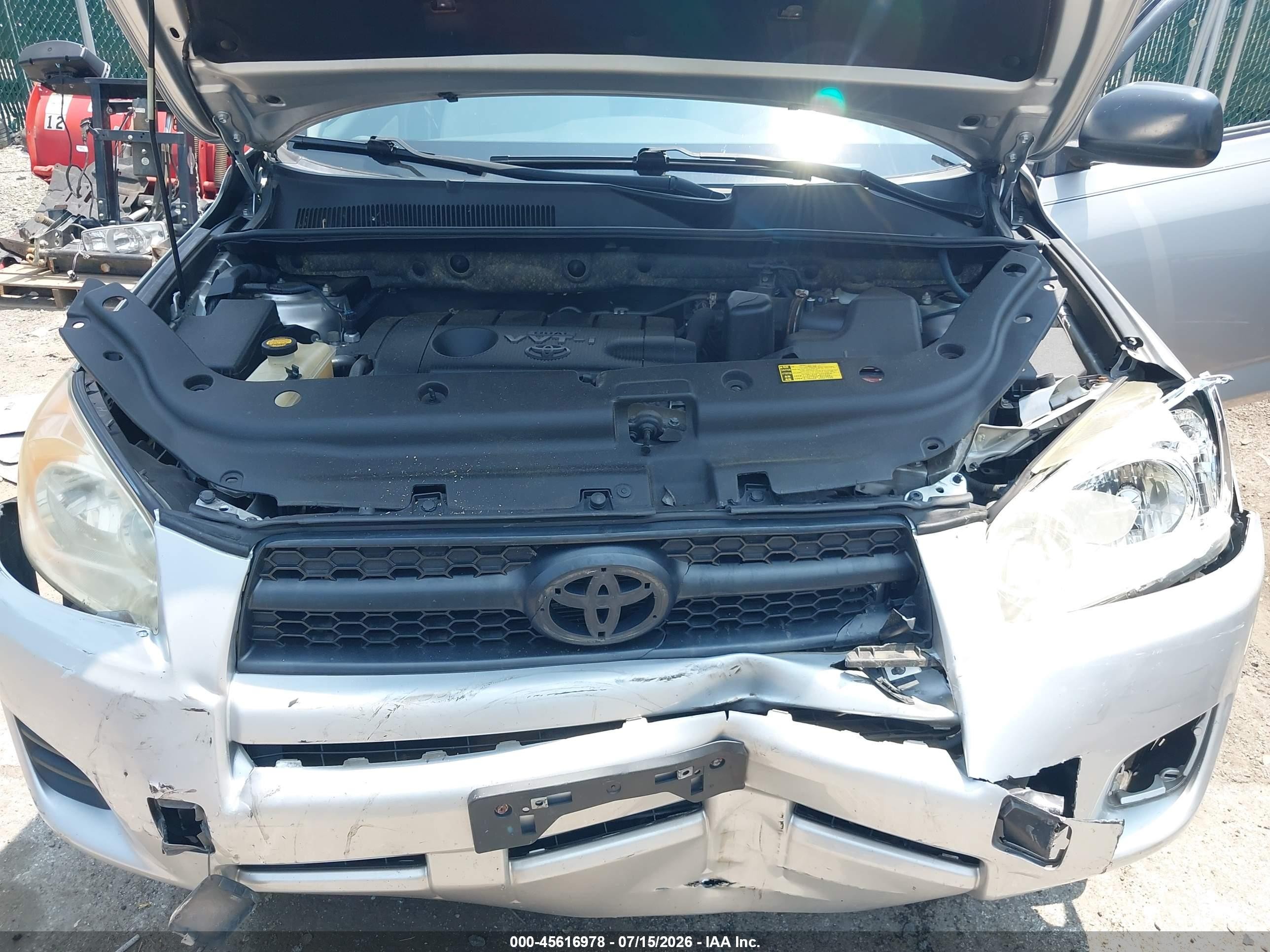 2012 Toyota Rav4   Silver vin: JTMZF4DV8C5046279