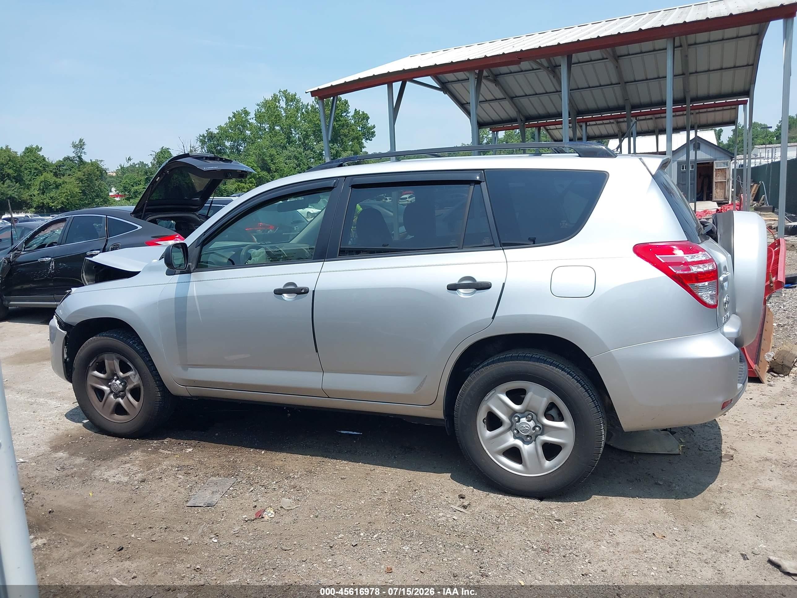 2012 Toyota Rav4   Silver vin: JTMZF4DV8C5046279