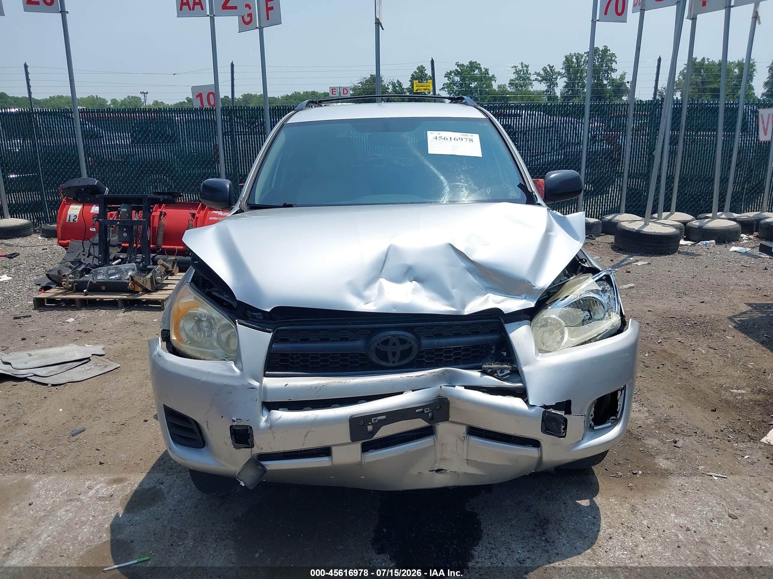 2012 Toyota Rav4   Silver vin: JTMZF4DV8C5046279