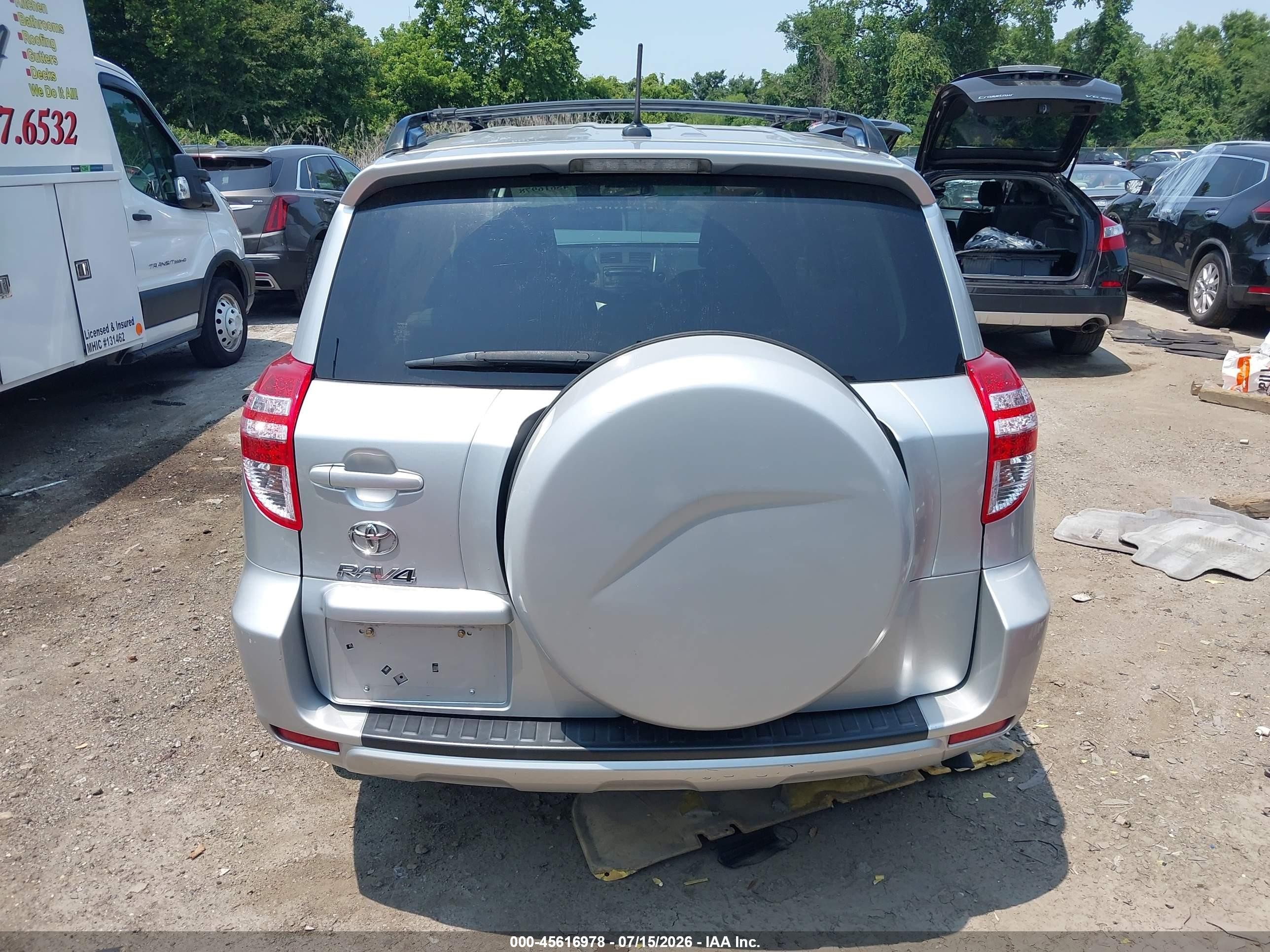 2012 Toyota Rav4   Silver vin: JTMZF4DV8C5046279