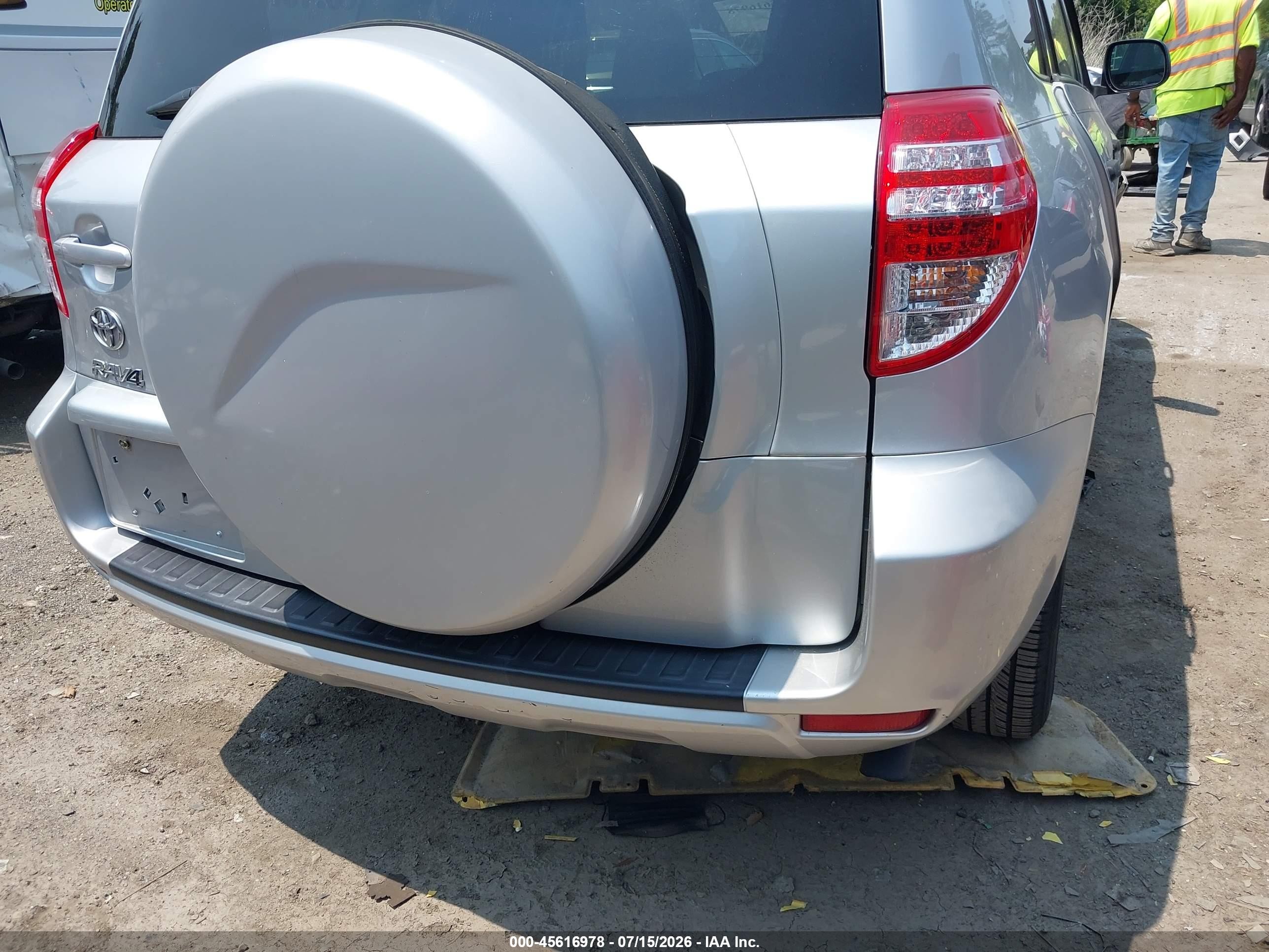 2012 Toyota Rav4   Silver vin: JTMZF4DV8C5046279
