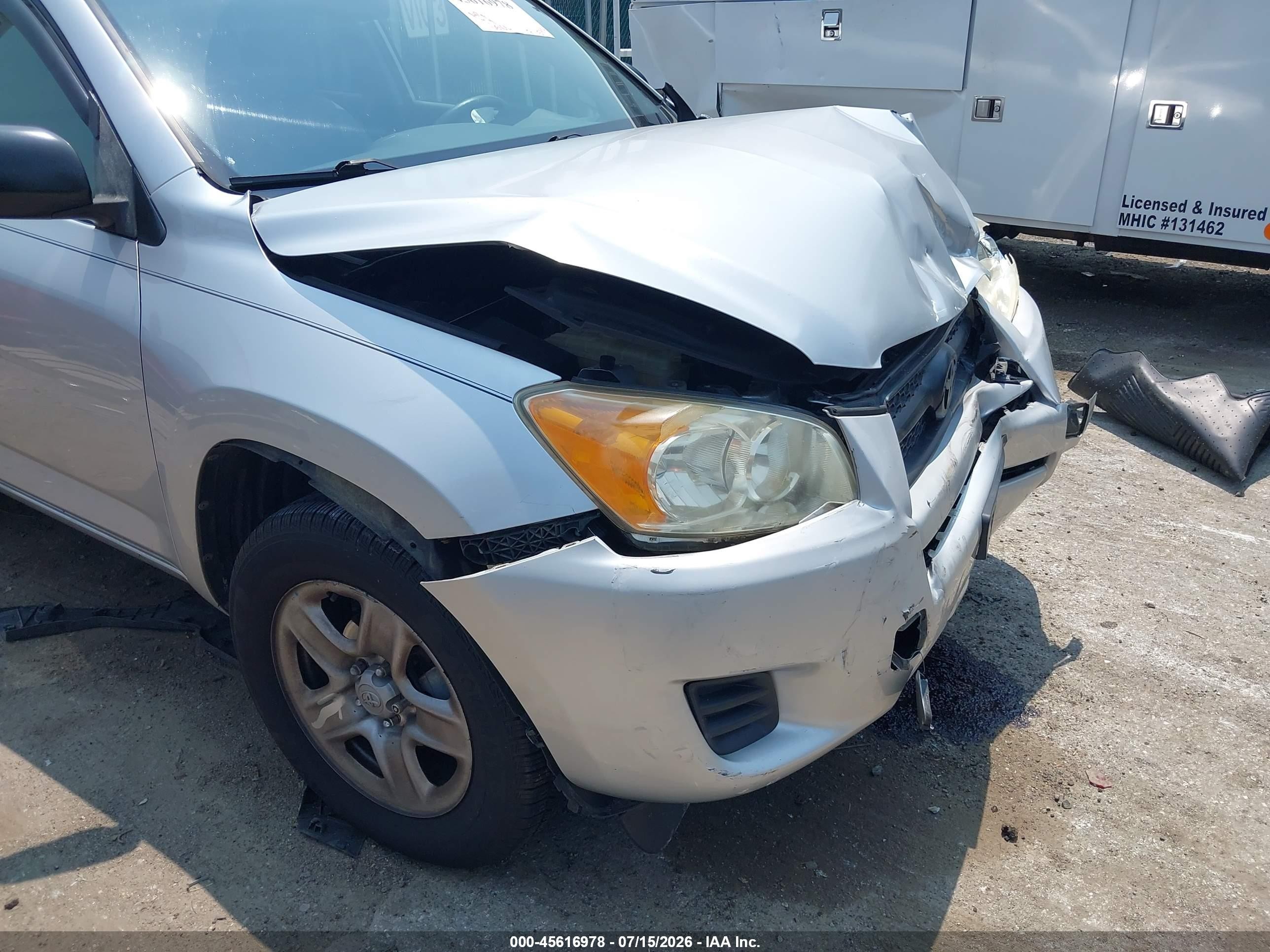 2012 Toyota Rav4   Silver vin: JTMZF4DV8C5046279