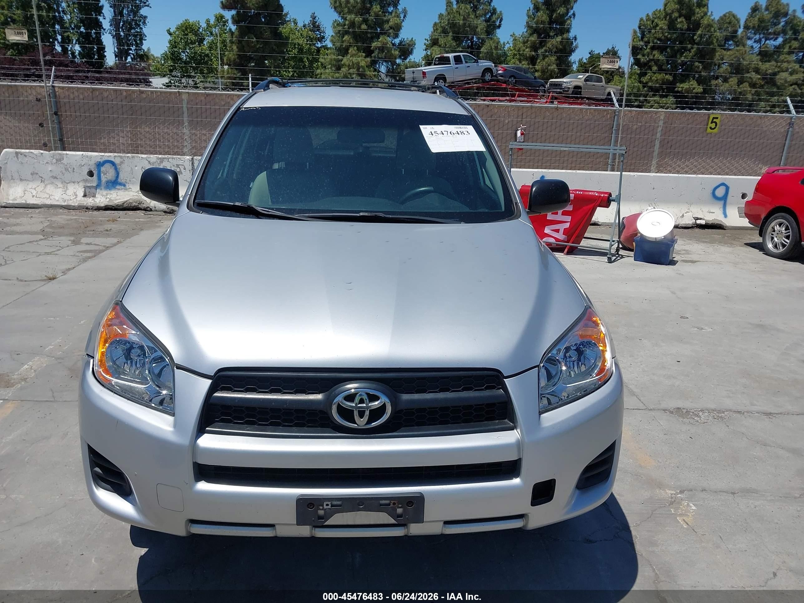 2010 Toyota Rav4   Silver vin: JTMZF4DVXAD018714