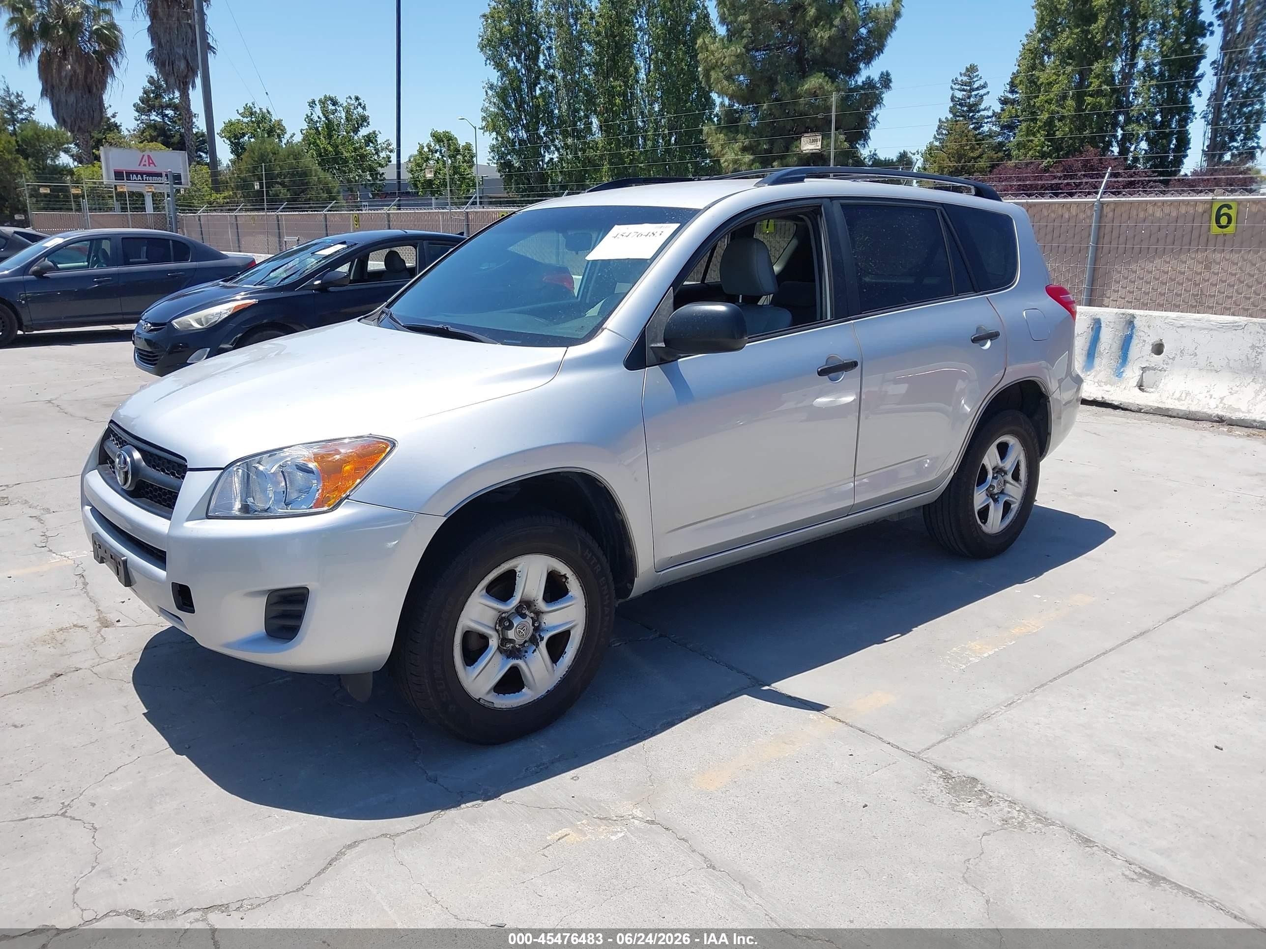 2010 Toyota Rav4   Silver vin: JTMZF4DVXAD018714
