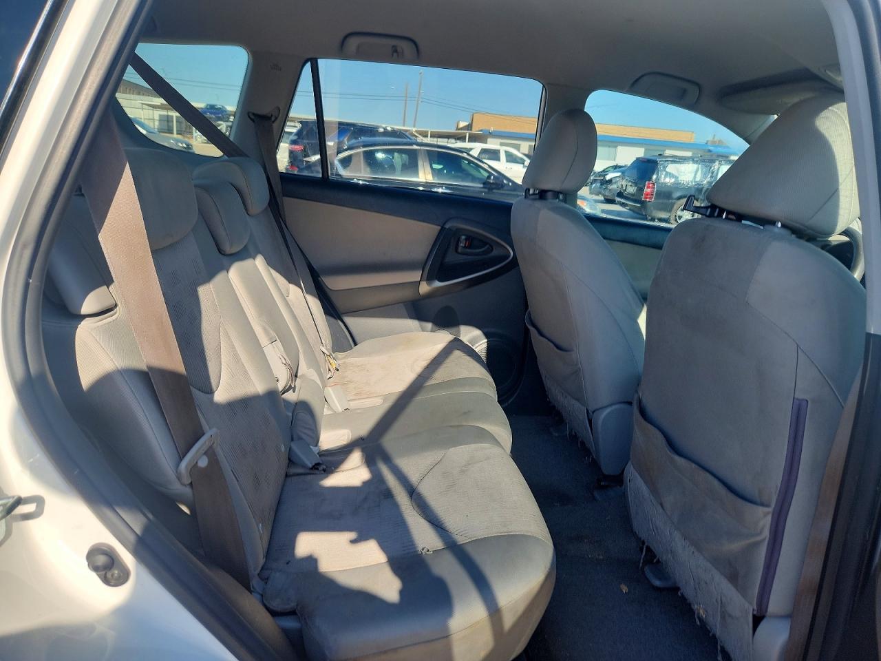 2010 Toyota Rav4 Base Белый vin: JTMZF4DVXAD025436