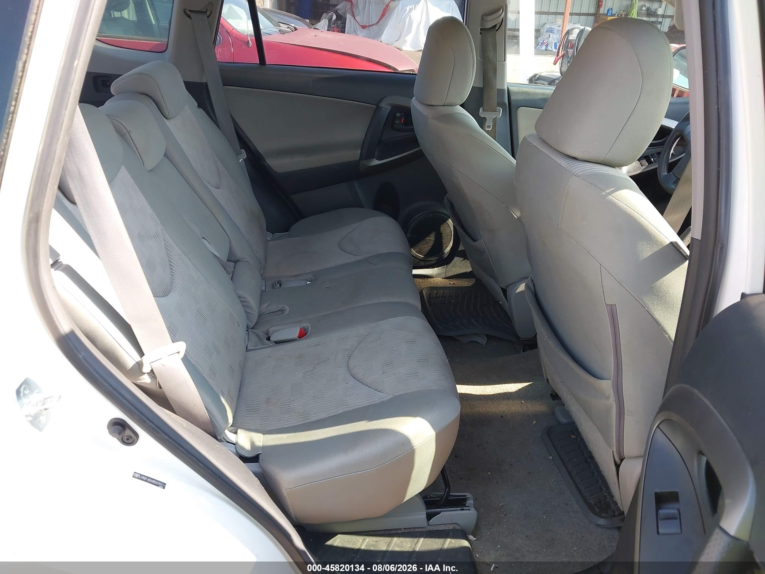 2011 Toyota Rav4   Белый vin: JTMZF4DVXB5035511
