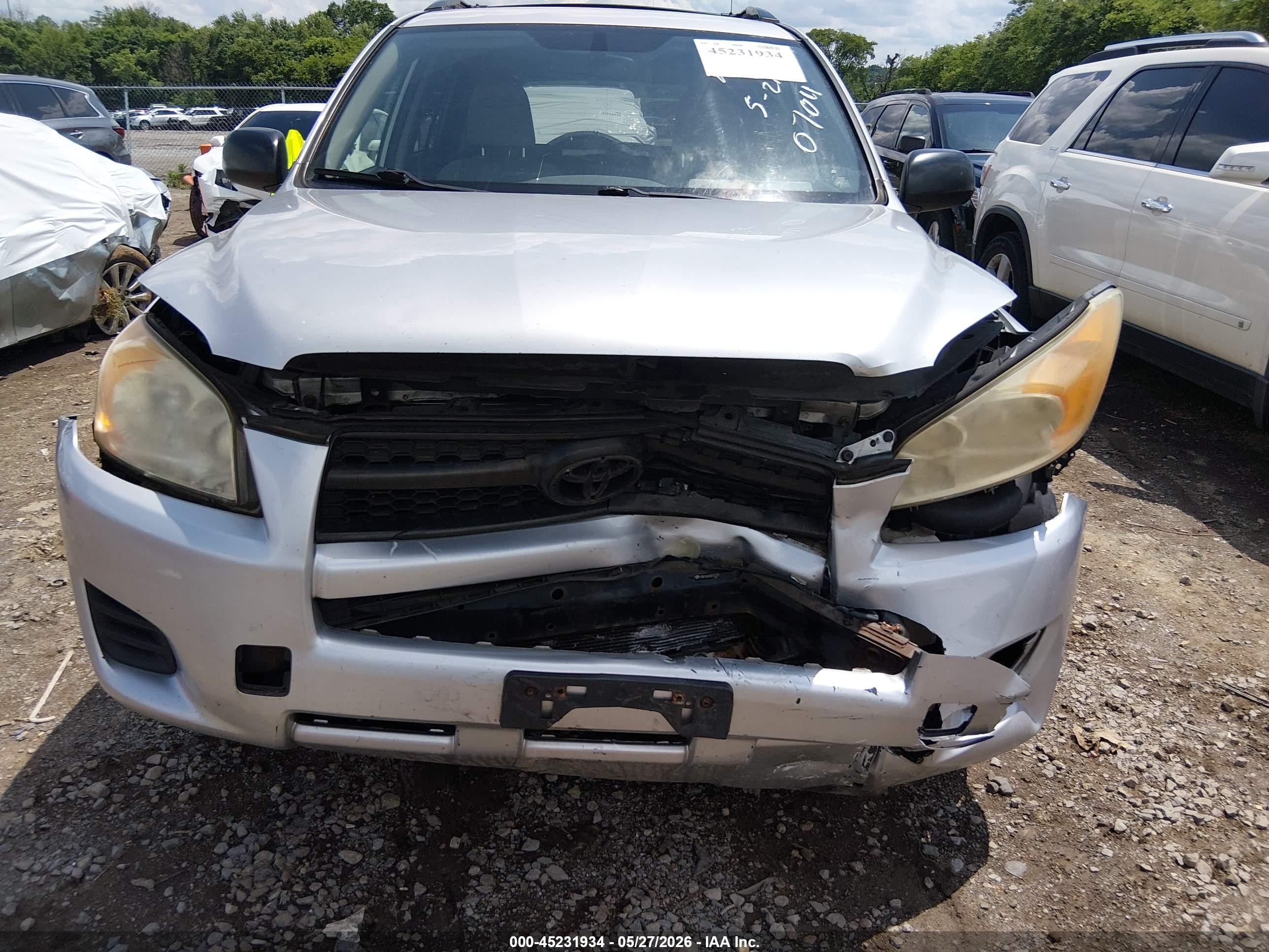 2011 Toyota Rav4 Silver vin: JTMZF4DVXBD030704