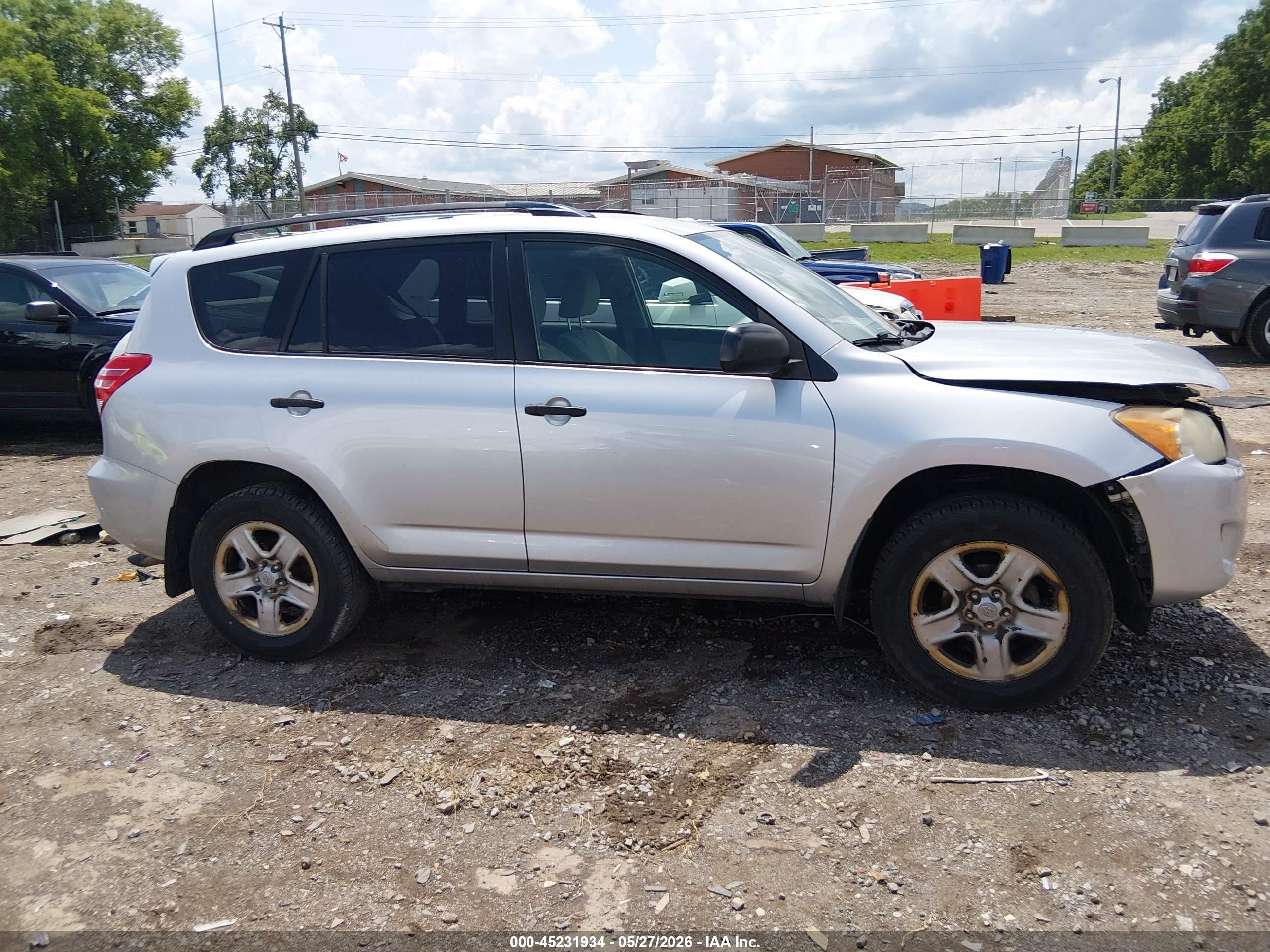 2011 Toyota Rav4 Silver vin: JTMZF4DVXBD030704