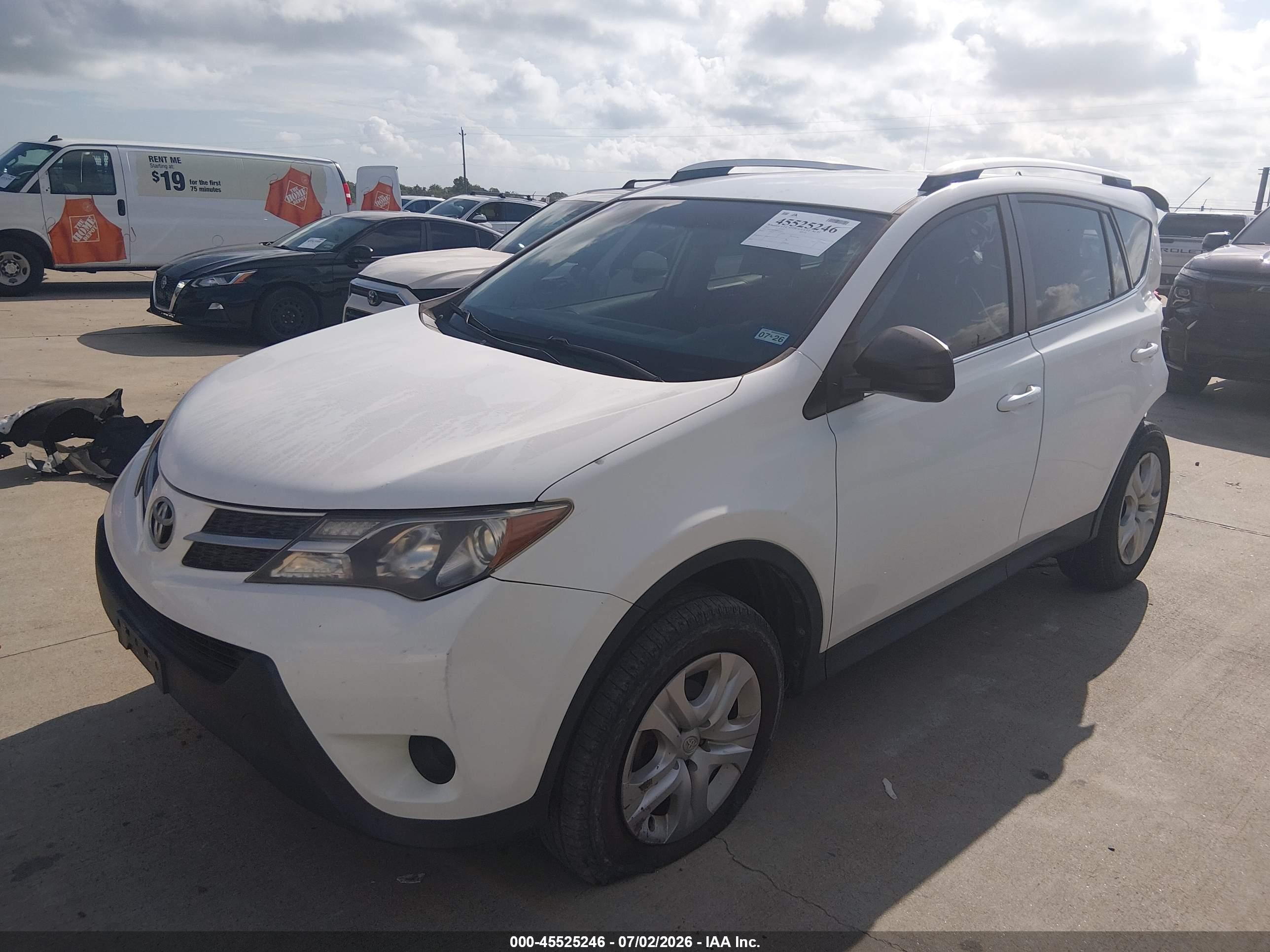 2013 Toyota Rav4 Le White vin: JTMZFREV0DD014073