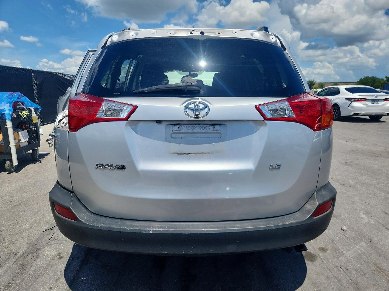 2014 Toyota Rav4 Le Silver vin: JTMZFREV0EJ000872