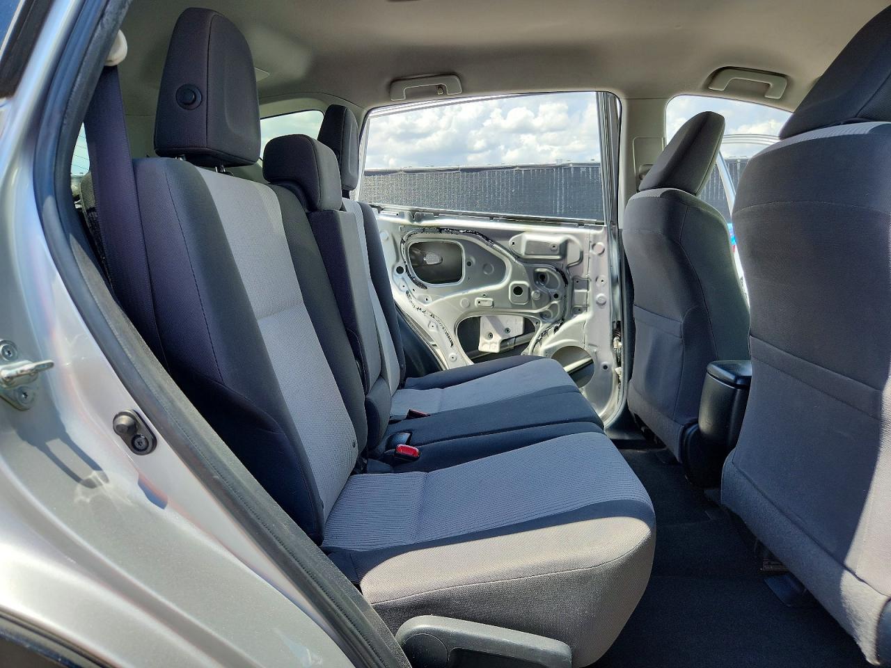 2014 Toyota Rav4 Le Silver vin: JTMZFREV0EJ000872