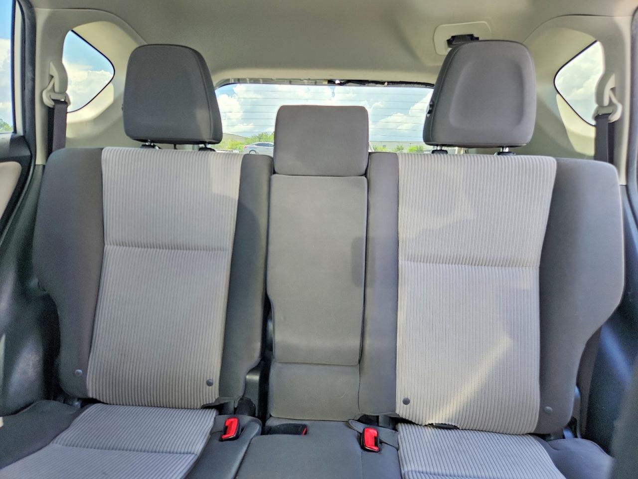 2014 Toyota Rav4 Le Silver vin: JTMZFREV0EJ000872