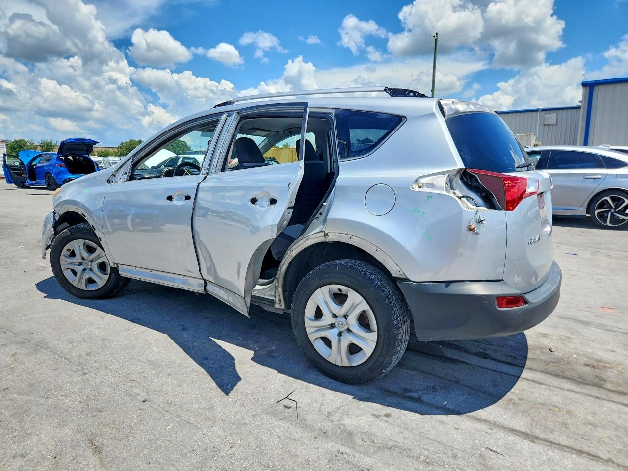 2014 Toyota Rav4 Le Silver vin: JTMZFREV0EJ000872