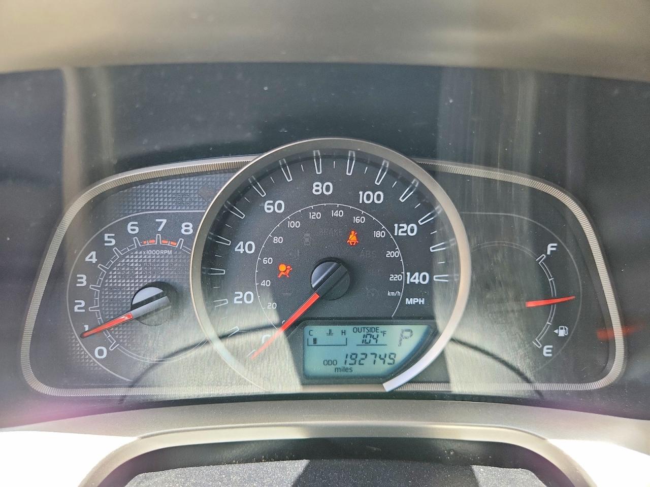 2014 Toyota Rav4 Le Silver vin: JTMZFREV0EJ000872