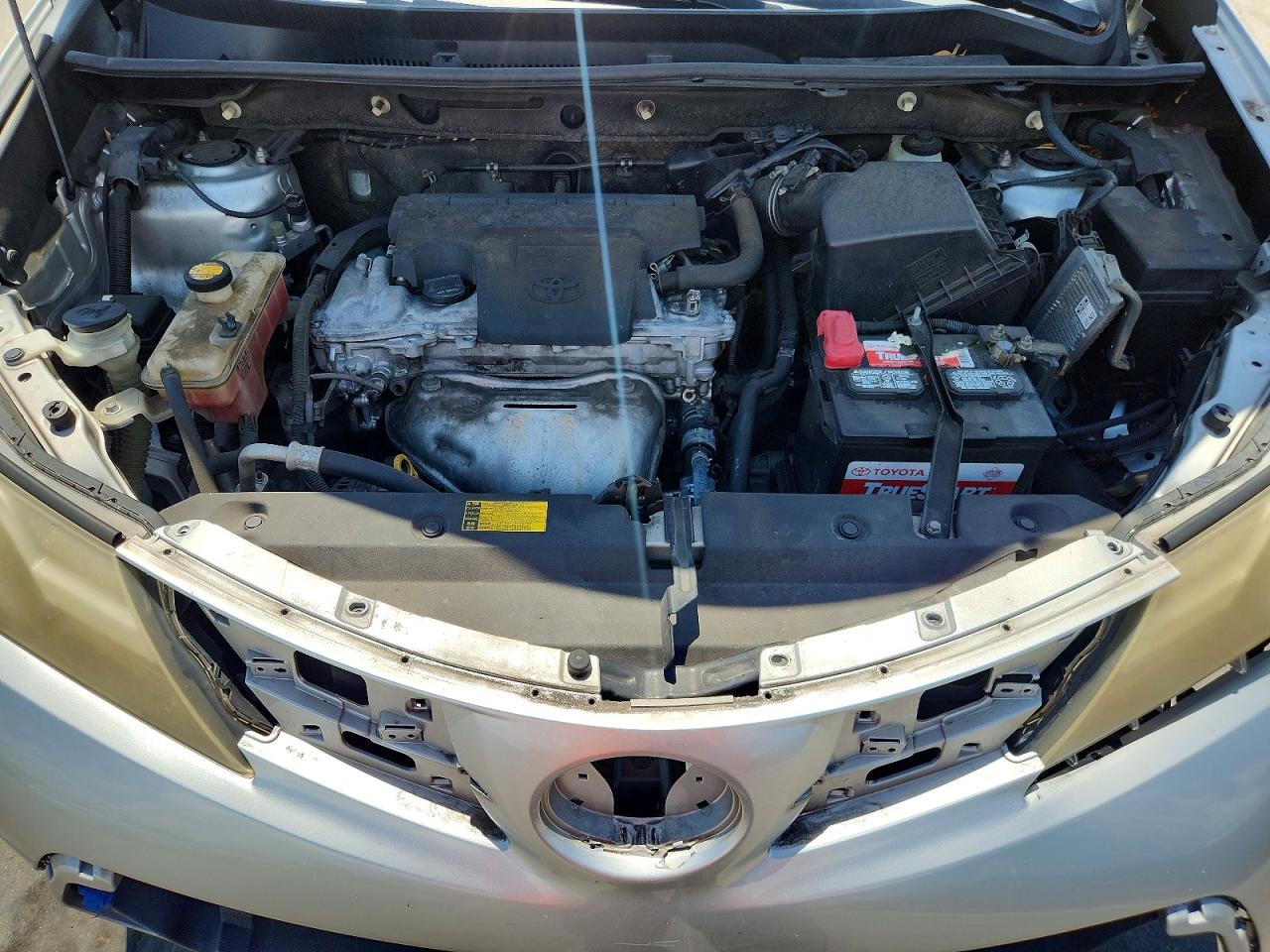 2014 Toyota Rav4 Le Silver vin: JTMZFREV0EJ000872