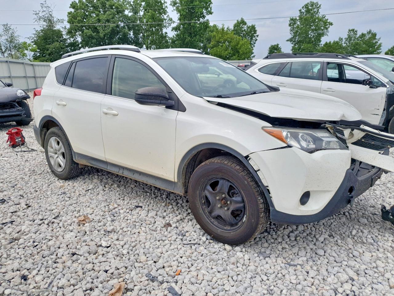 2014 Toyota Rav4 Le White vin: JTMZFREV0EJ001861