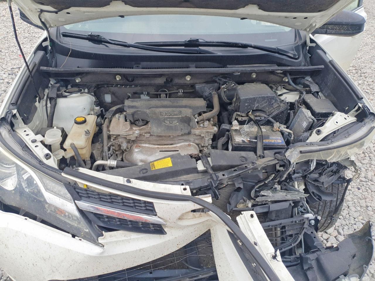 2014 Toyota Rav4 Le White vin: JTMZFREV0EJ001861