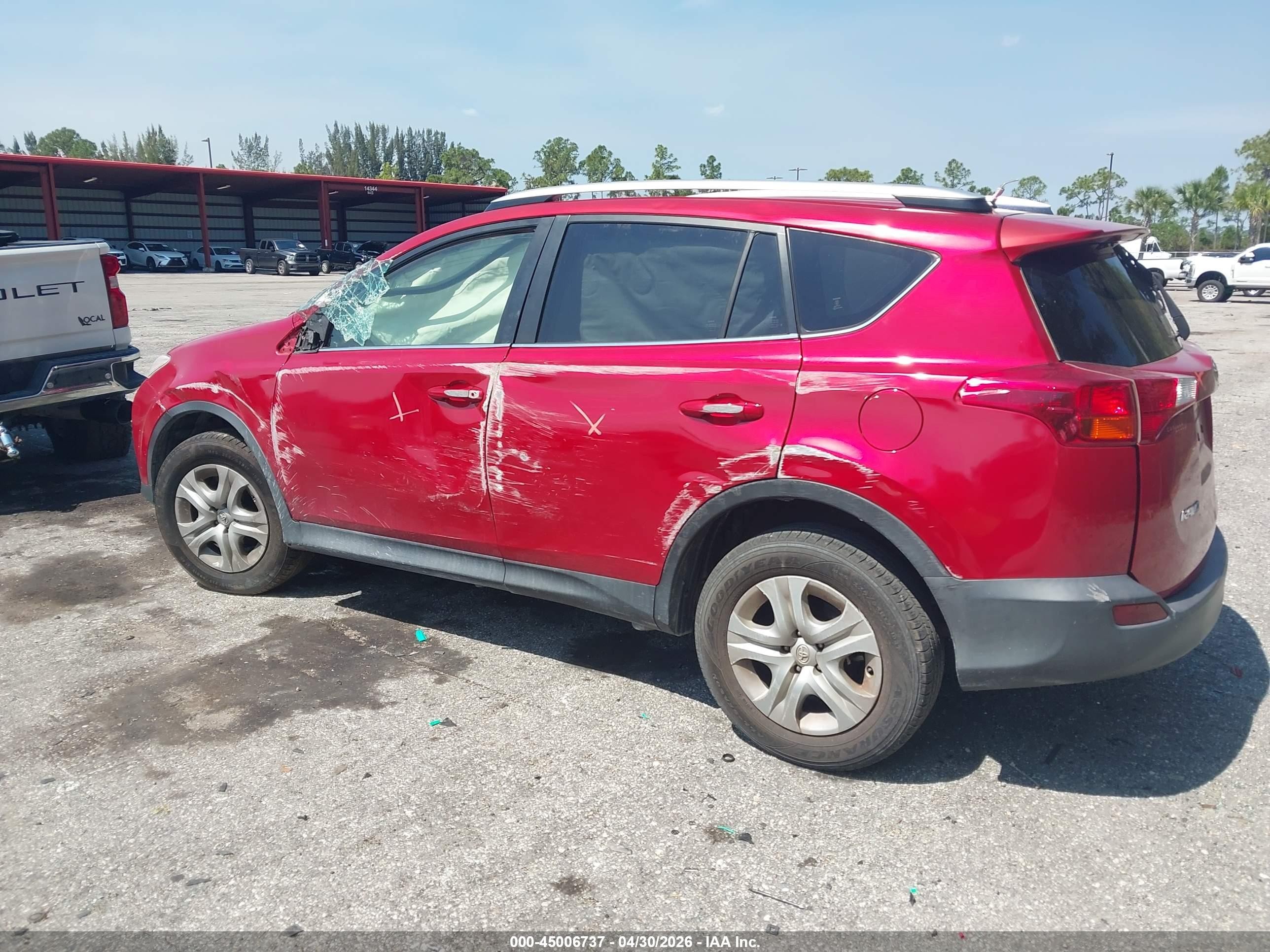 2014 Toyota Rav4 Le Red vin: JTMZFREV0EJ004761