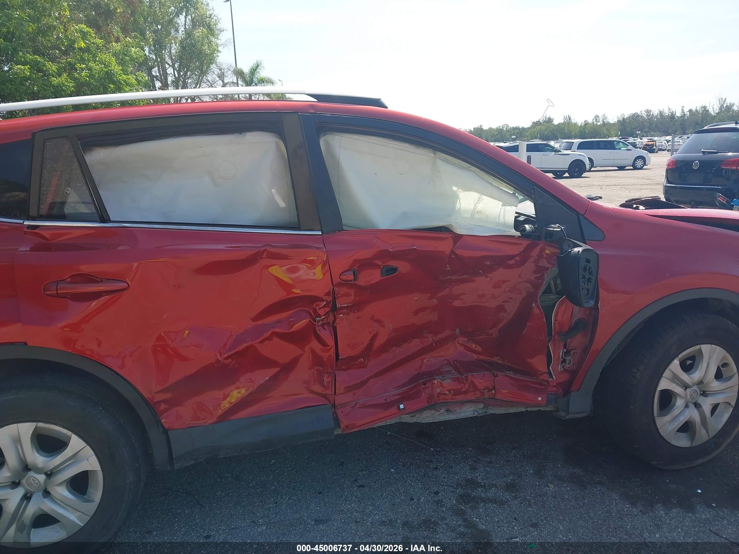 2014 Toyota Rav4 Le Red vin: JTMZFREV0EJ004761