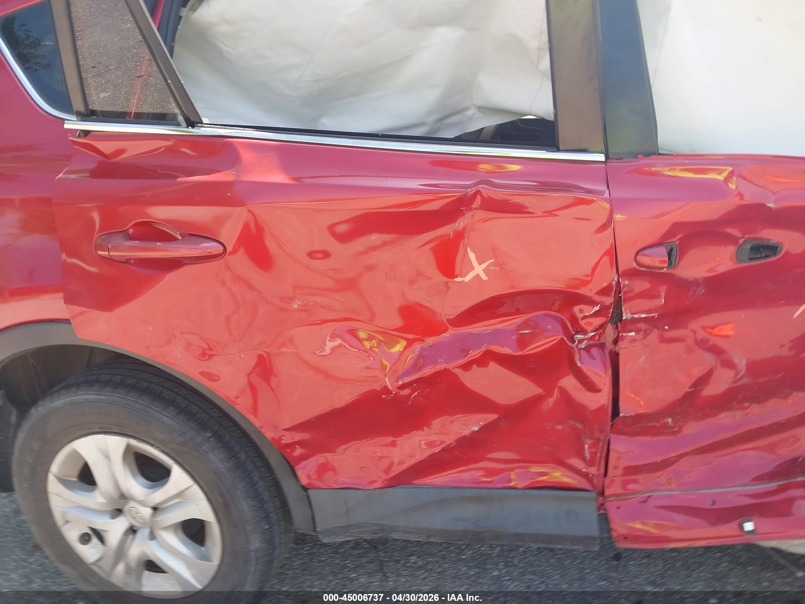 2014 Toyota Rav4 Le Red vin: JTMZFREV0EJ004761