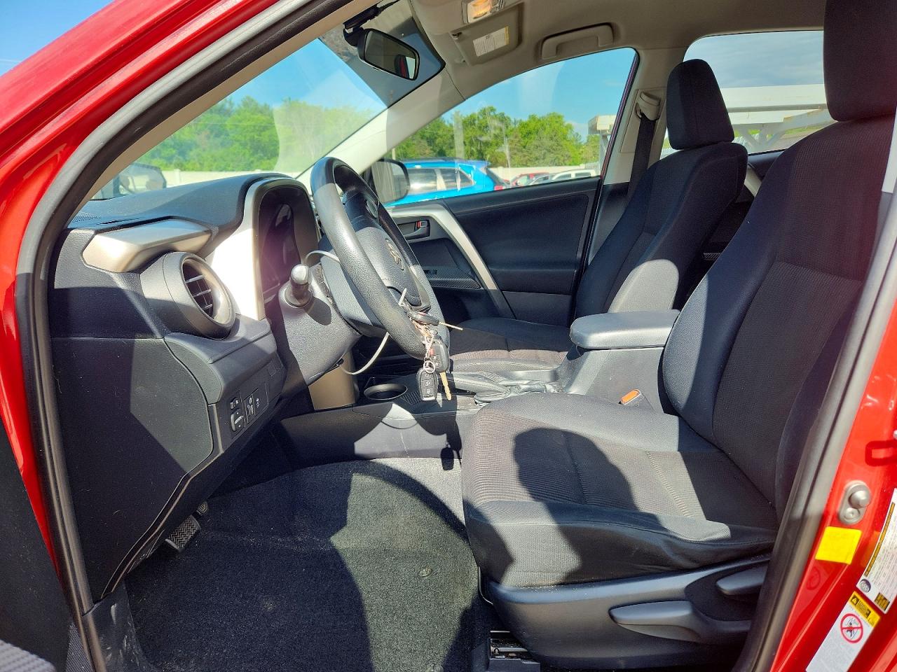 2014 Toyota Rav4 Le Red vin: JTMZFREV0EJ011189