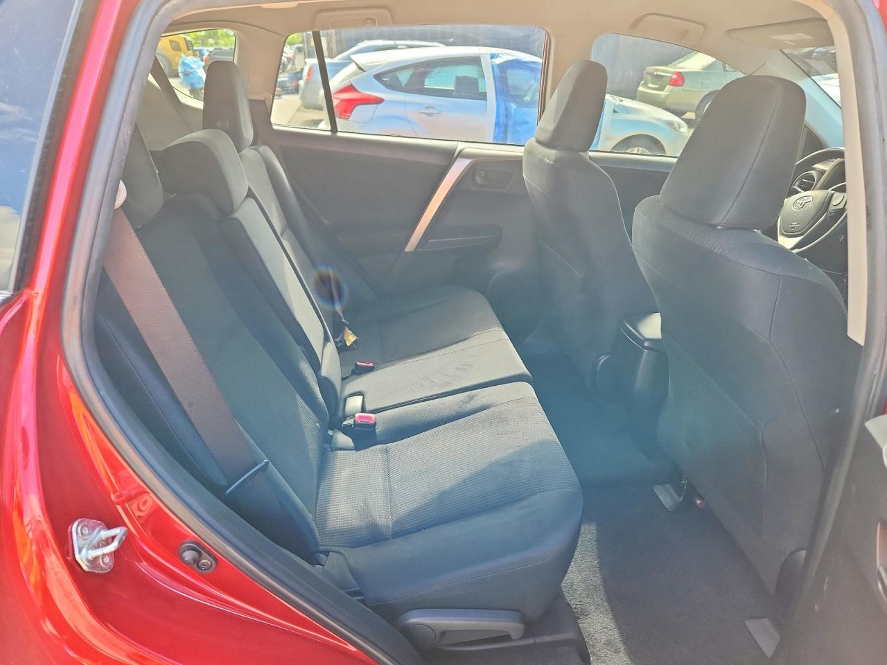 2014 Toyota Rav4 Le Red vin: JTMZFREV0EJ011189