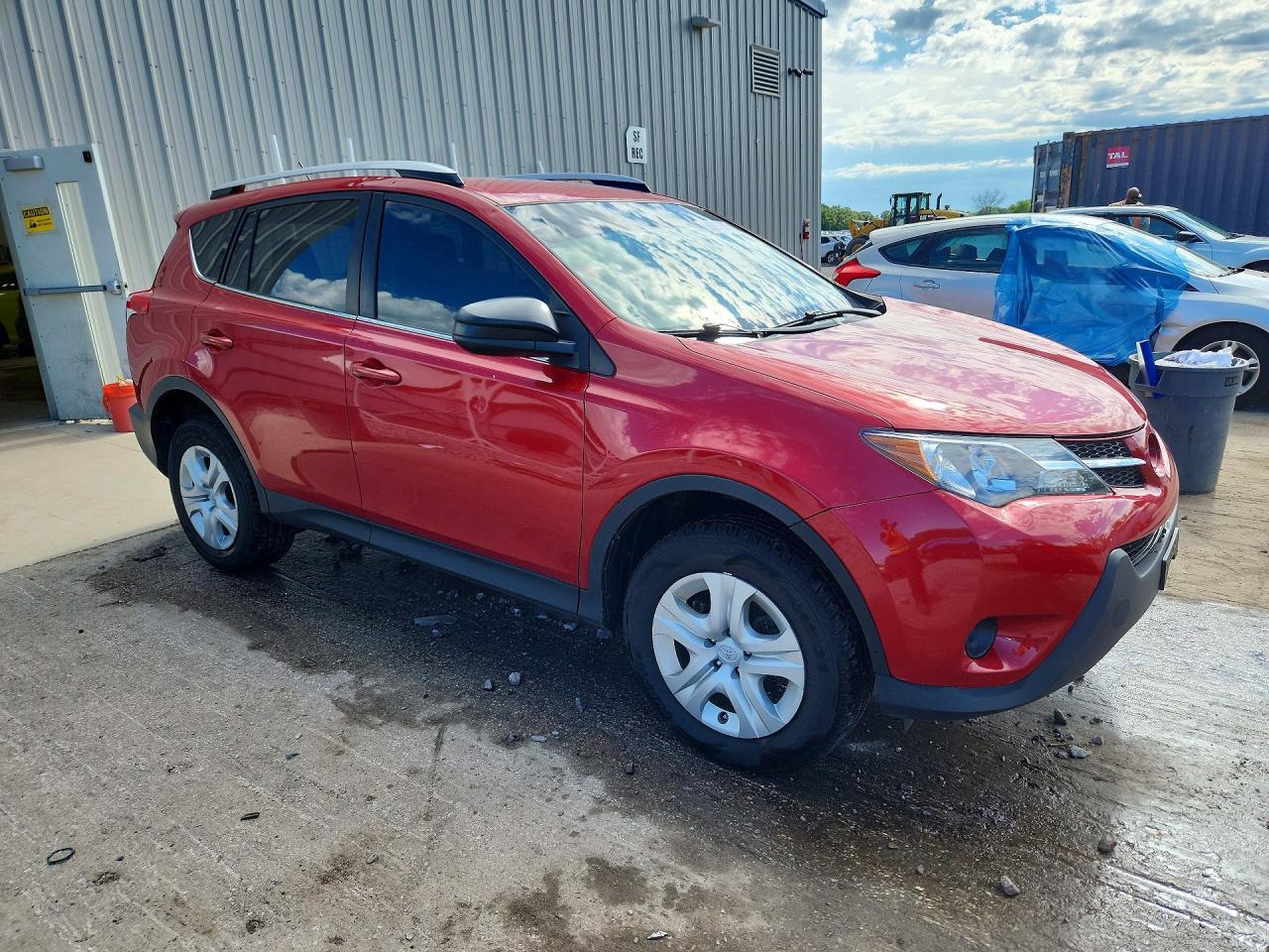 2014 Toyota Rav4 Le Red vin: JTMZFREV0EJ011189