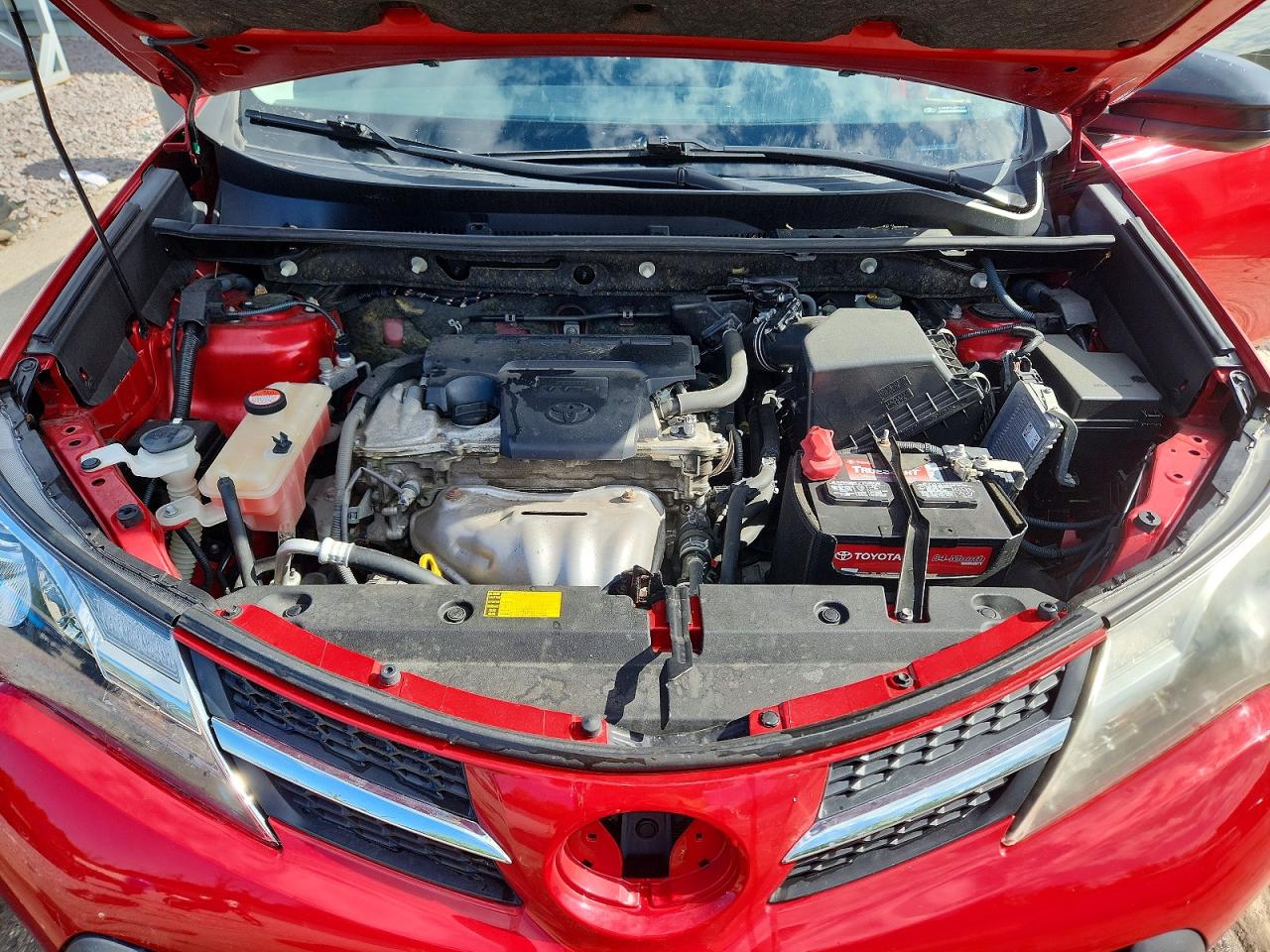 2014 Toyota Rav4 Le Red vin: JTMZFREV0EJ011189