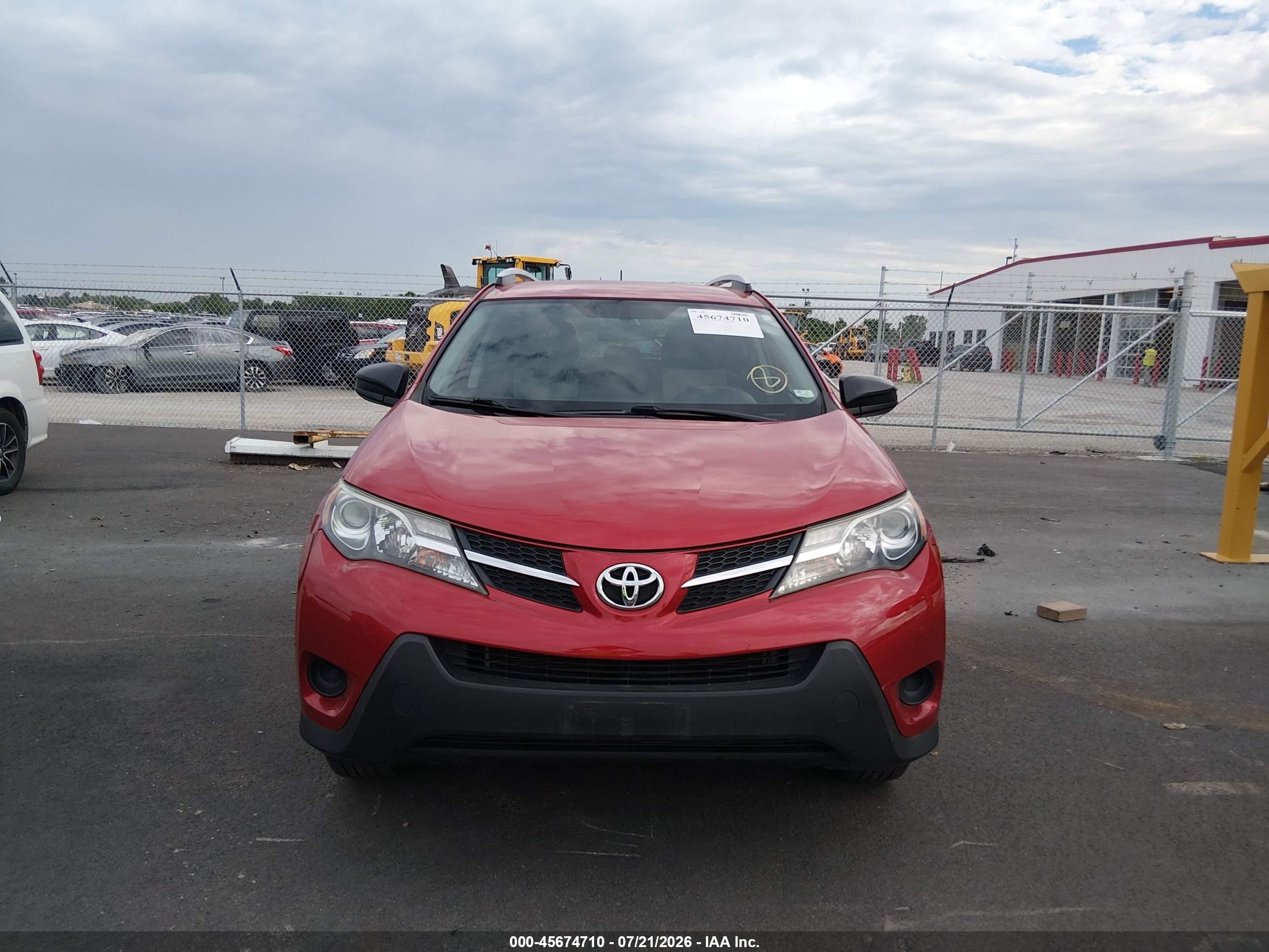 2014 Toyota Rav4 Le Red vin: JTMZFREV0EJ012732