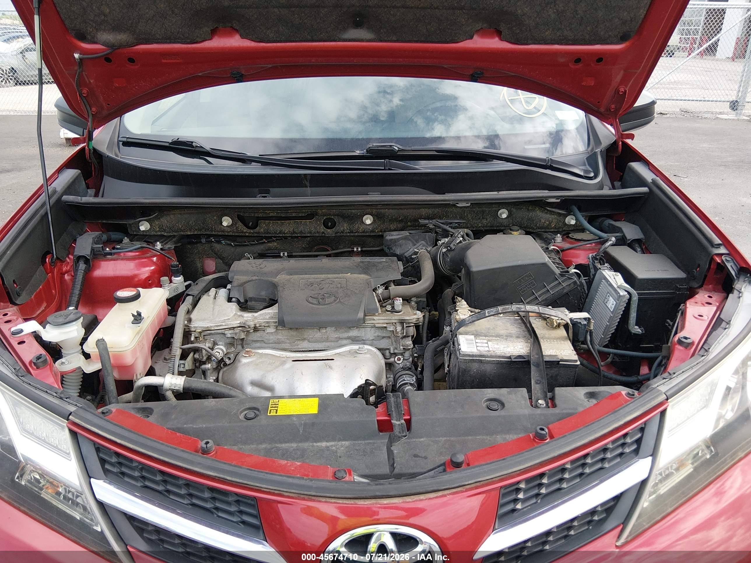 2014 Toyota Rav4 Le Red vin: JTMZFREV0EJ012732