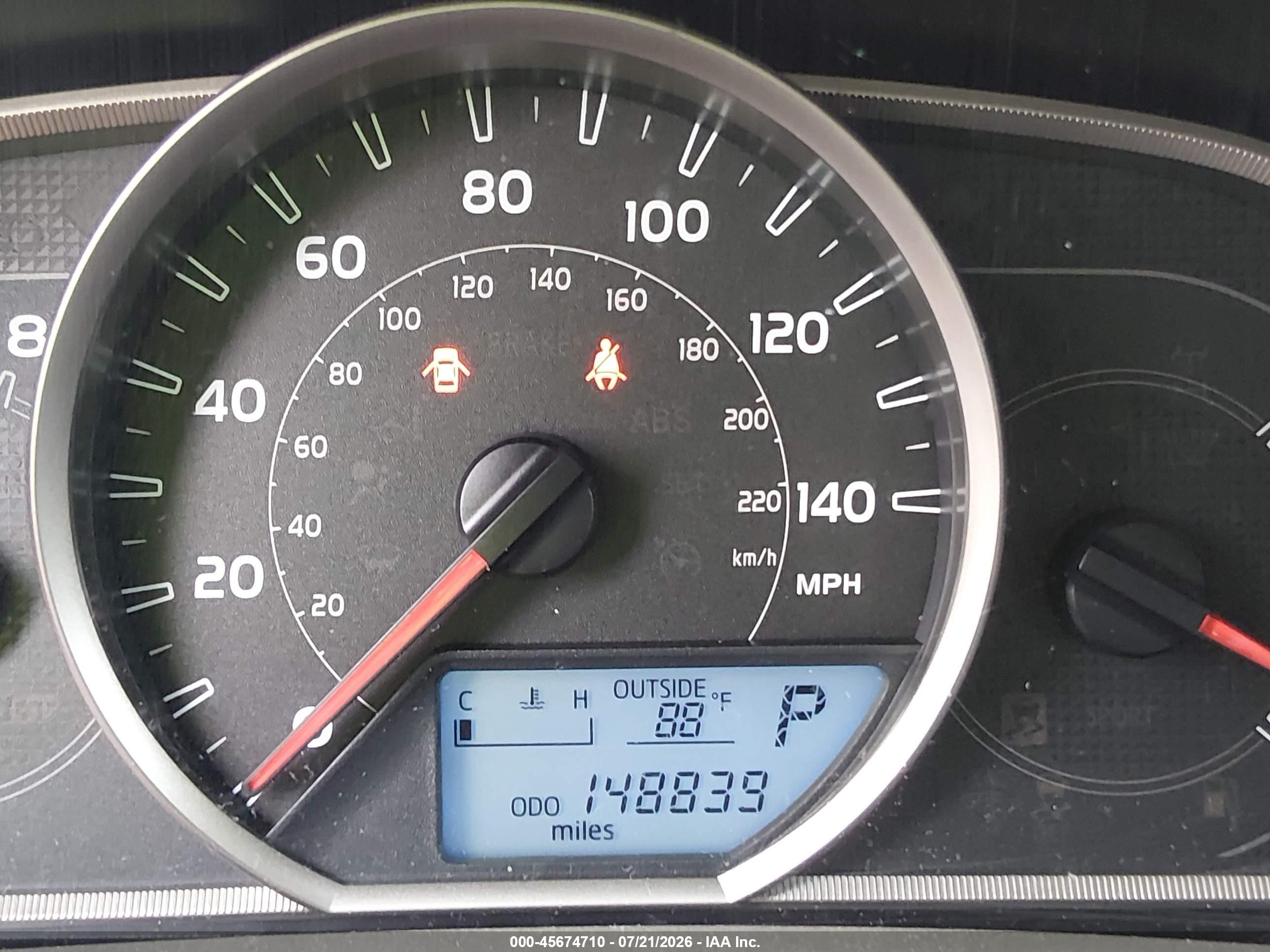 2014 Toyota Rav4 Le Red vin: JTMZFREV0EJ012732