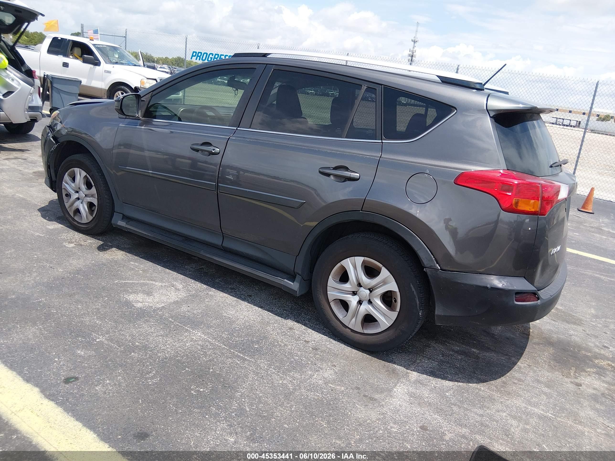 2014 Toyota Rav4 Le Серый vin: JTMZFREV0EJ016845