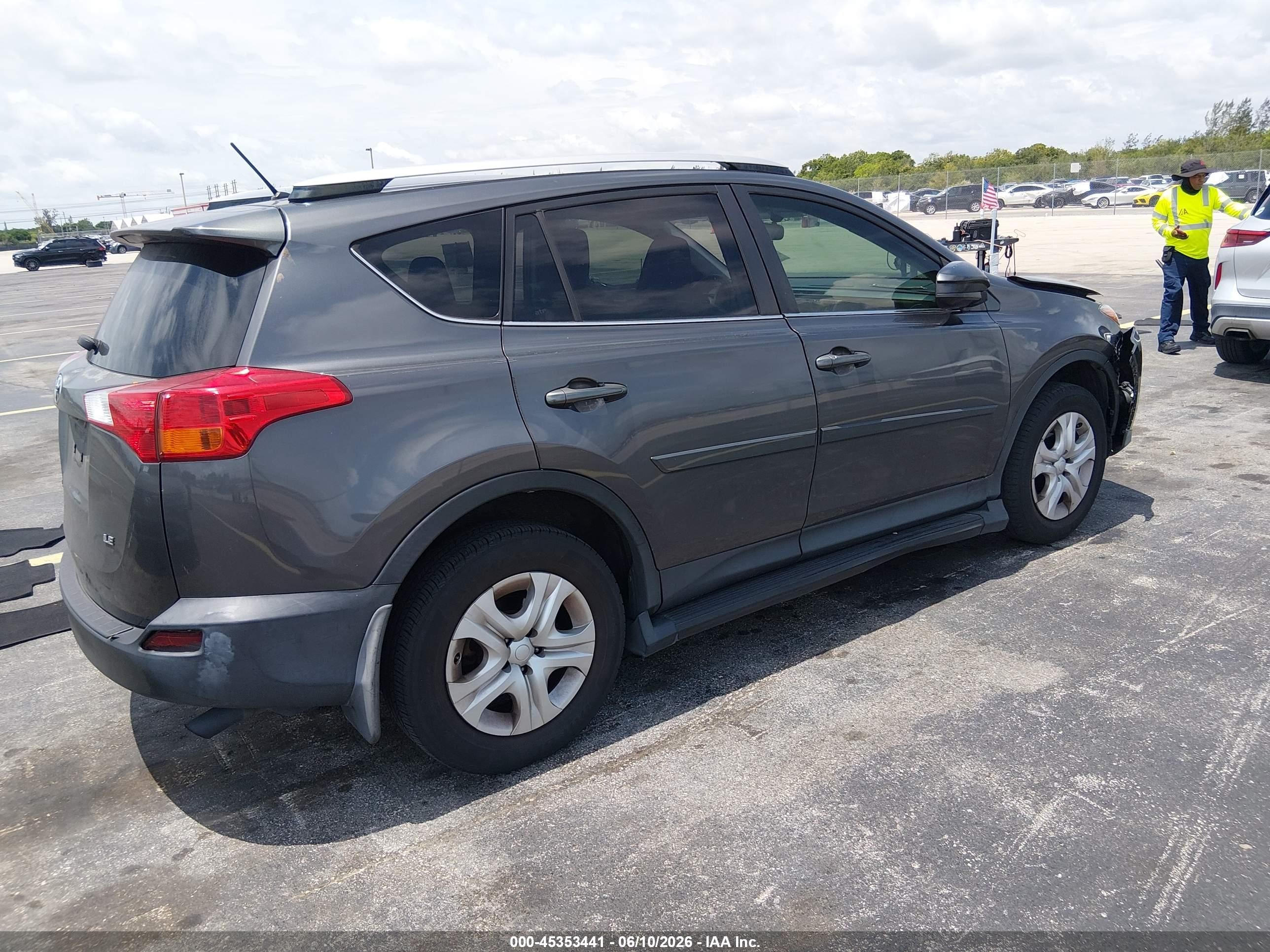 2014 Toyota Rav4 Le Серый vin: JTMZFREV0EJ016845