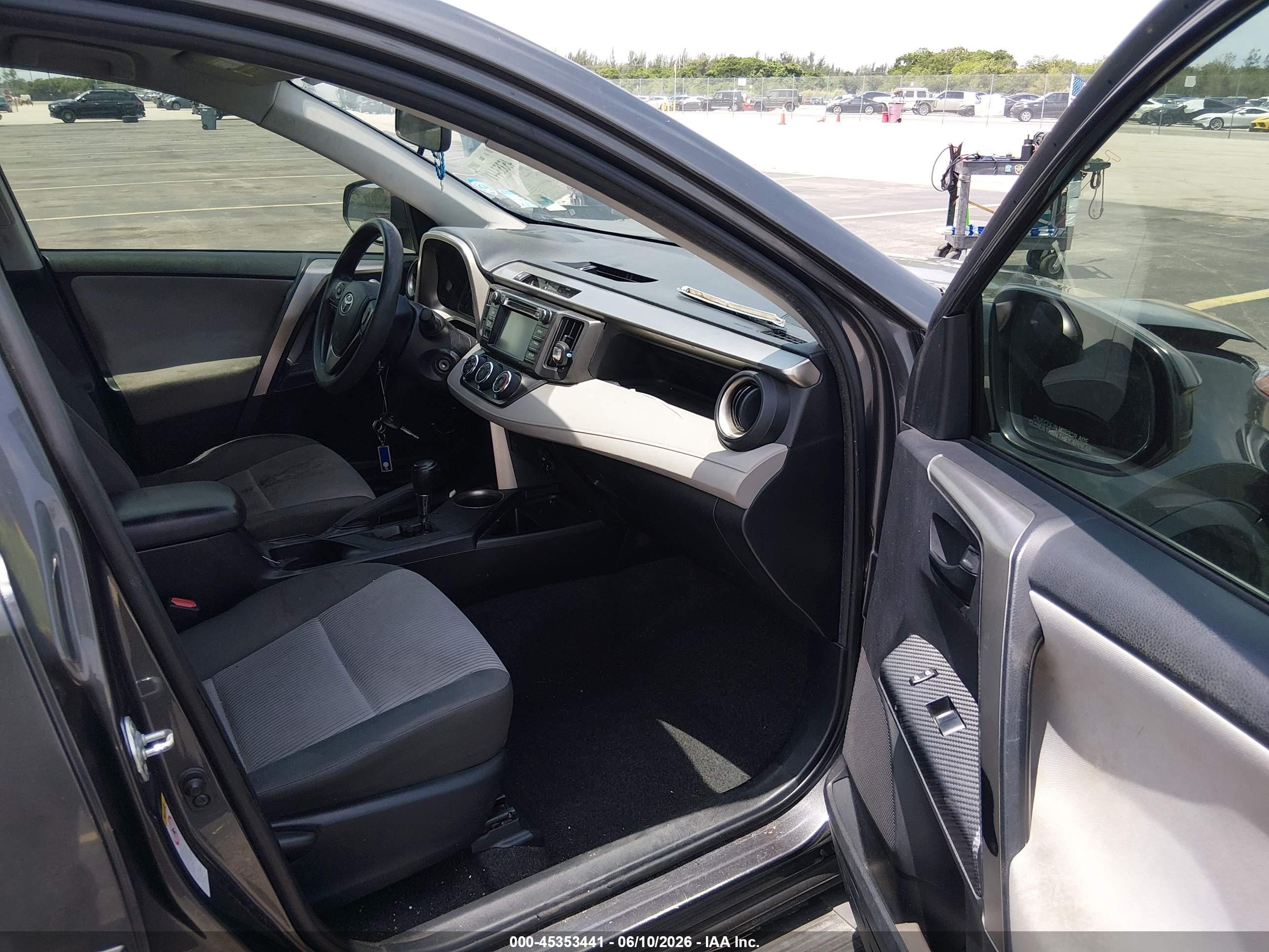 2014 Toyota Rav4 Le Серый vin: JTMZFREV0EJ016845