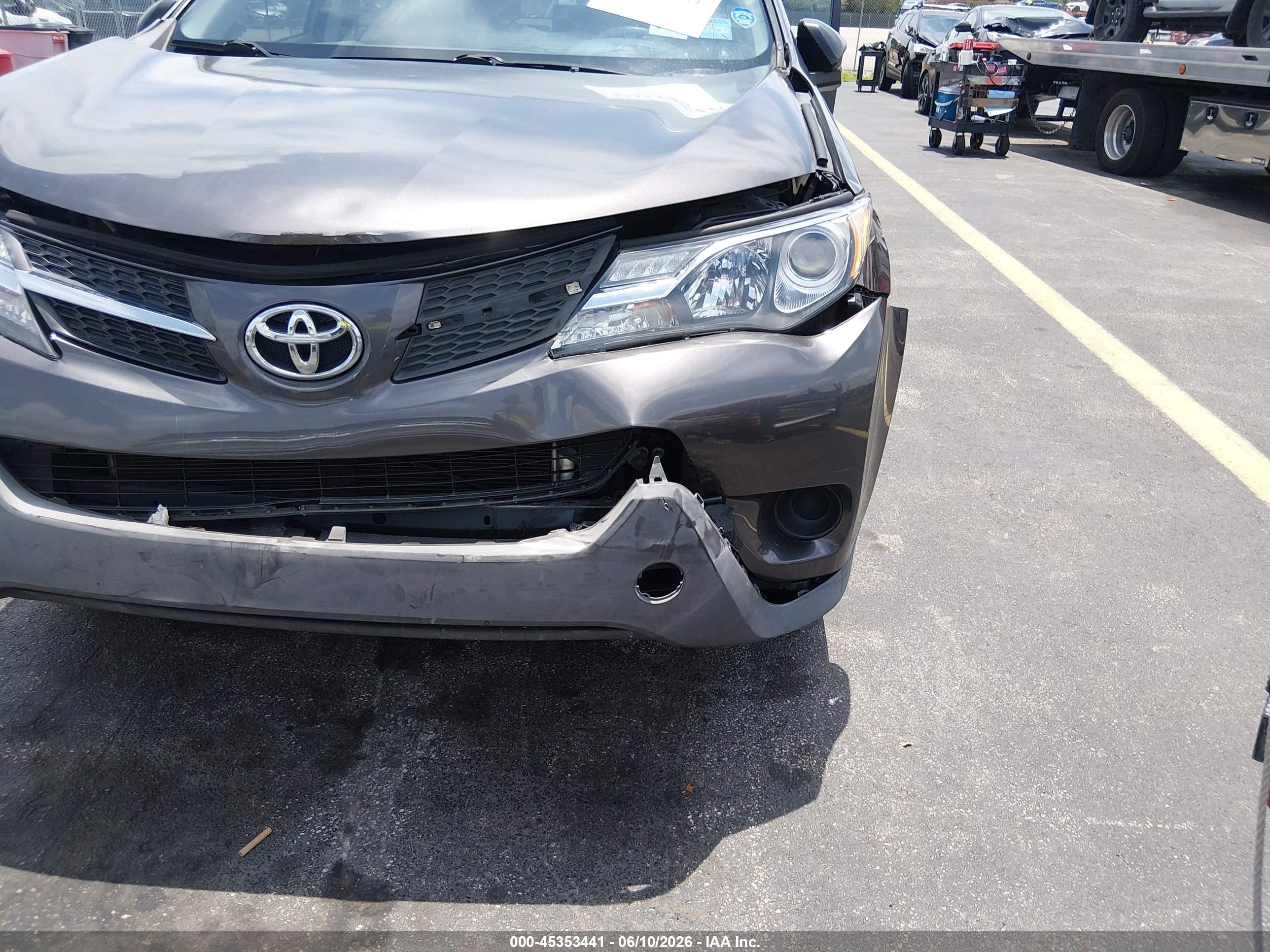2014 Toyota Rav4 Le Серый vin: JTMZFREV0EJ016845