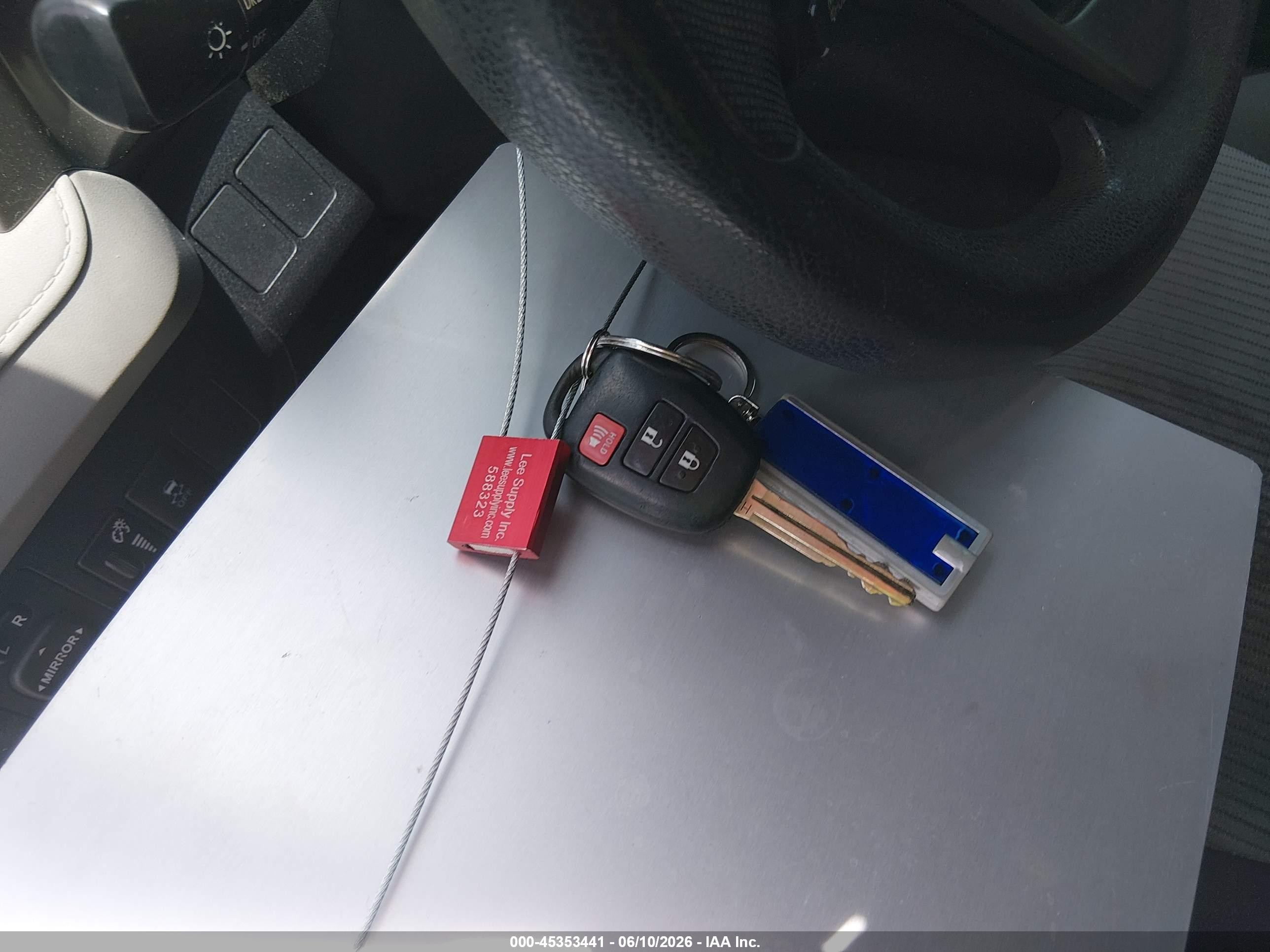 2014 Toyota Rav4 Le Серый vin: JTMZFREV0EJ016845
