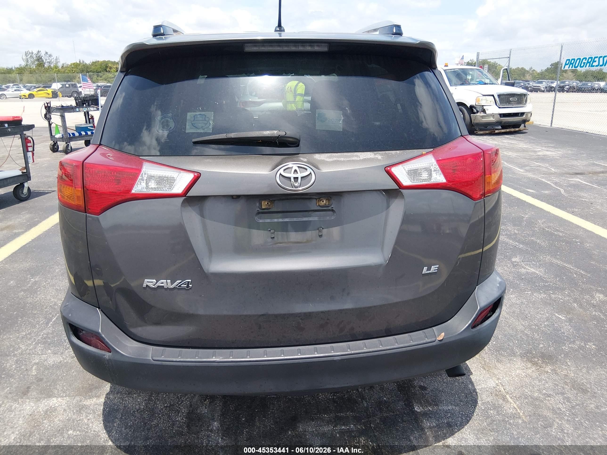 2014 Toyota Rav4 Le Серый vin: JTMZFREV0EJ016845
