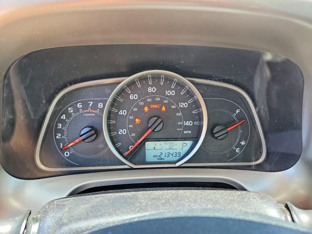 2015 Toyota Rav4 Le Silver vin: JTMZFREV0FD049327