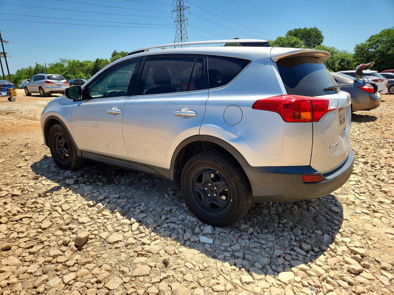 2015 Toyota Rav4 Le Silver vin: JTMZFREV0FD049327