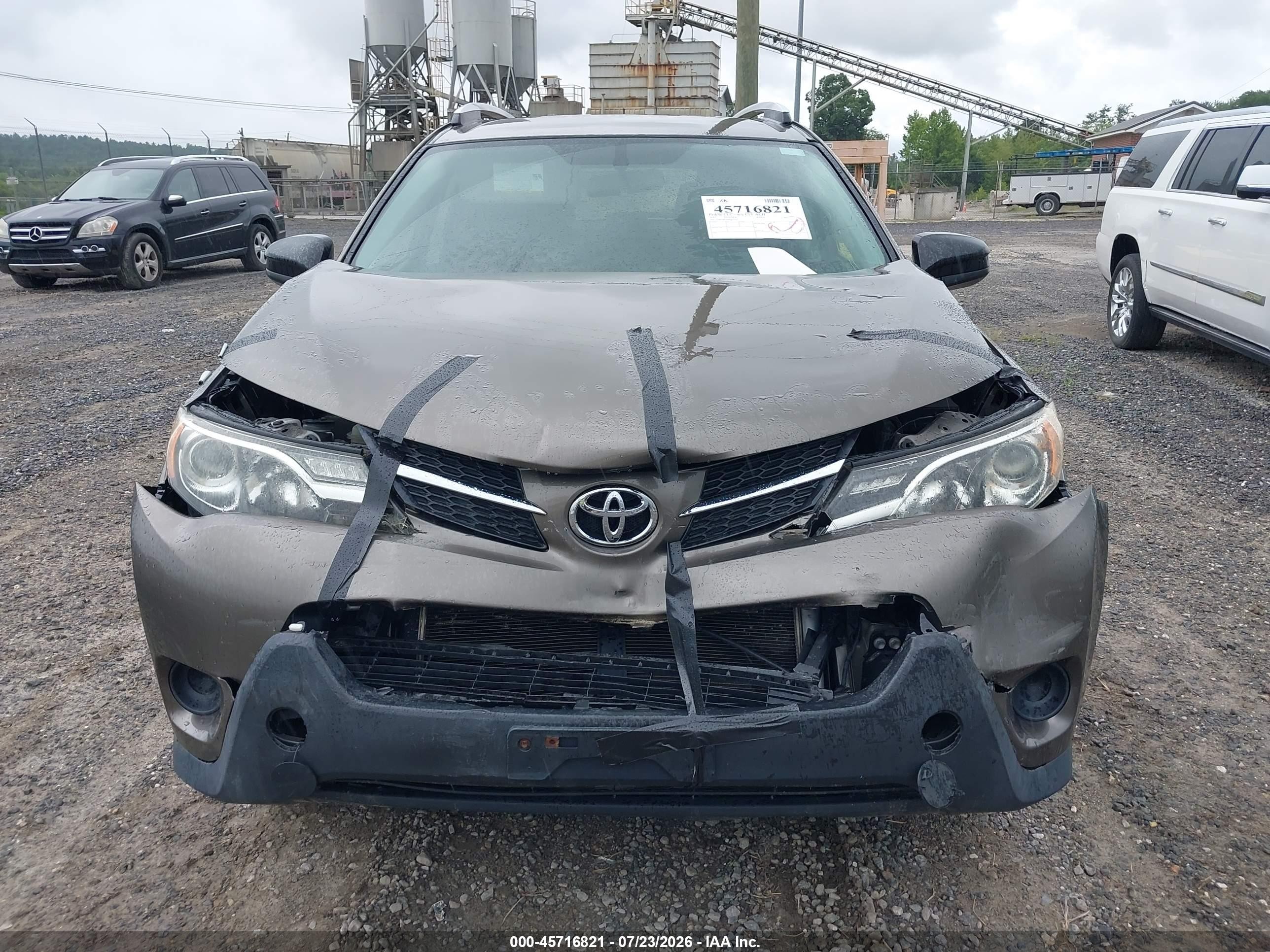 2015 Toyota Rav4 Le Gray vin: JTMZFREV0FD073515