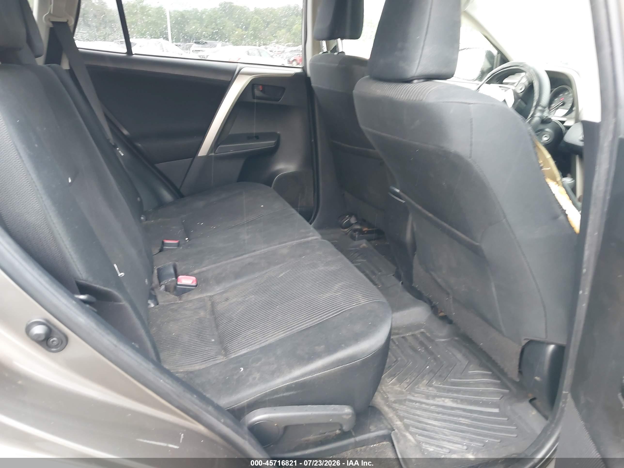 2015 Toyota Rav4 Le Gray vin: JTMZFREV0FD073515
