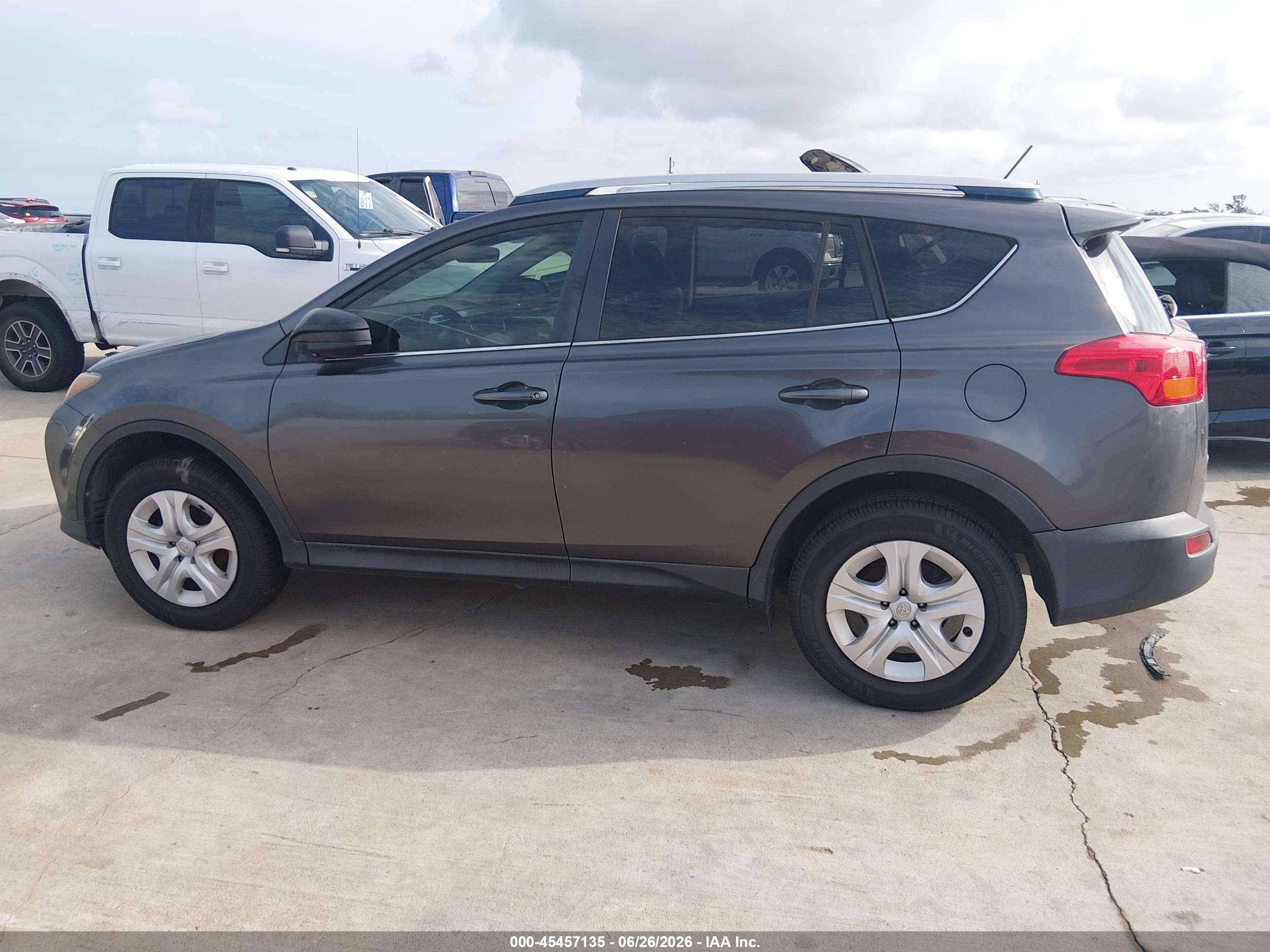 2015 Toyota Rav4 Le Серый vin: JTMZFREV0FJ025773