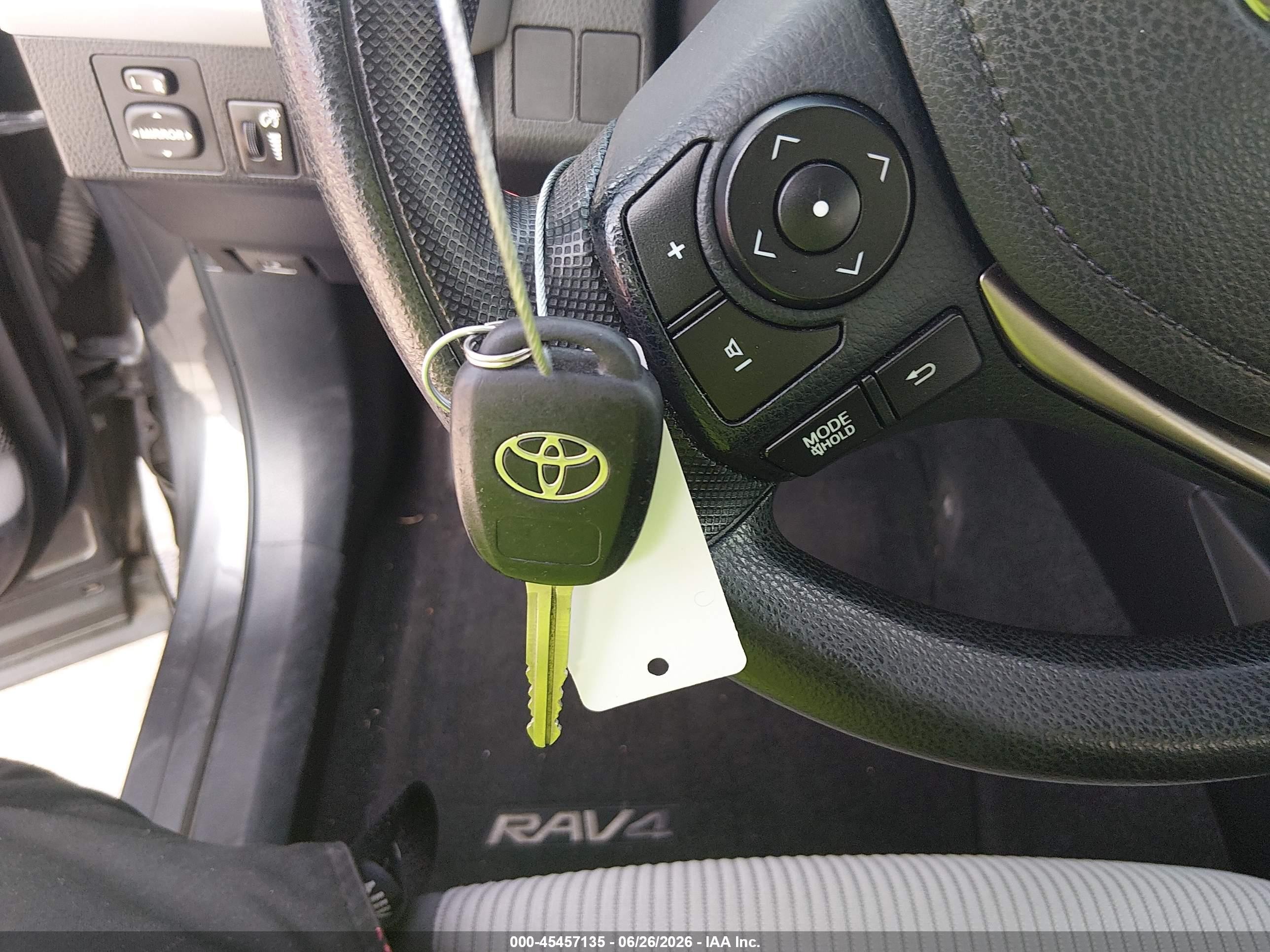 2015 Toyota Rav4 Le Серый vin: JTMZFREV0FJ025773