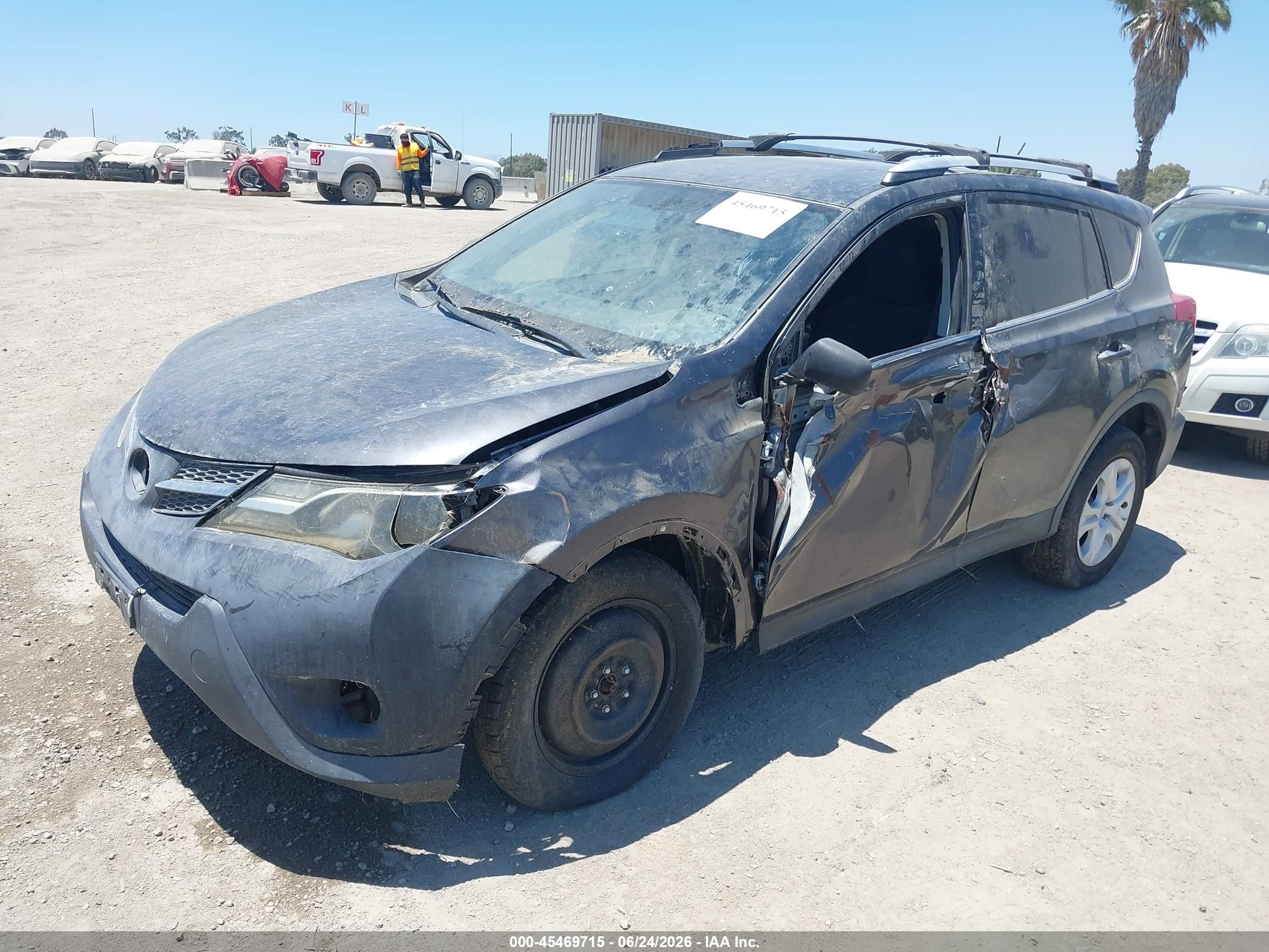 2015 Toyota Rav4 Le Gray vin: JTMZFREV0FJ036062