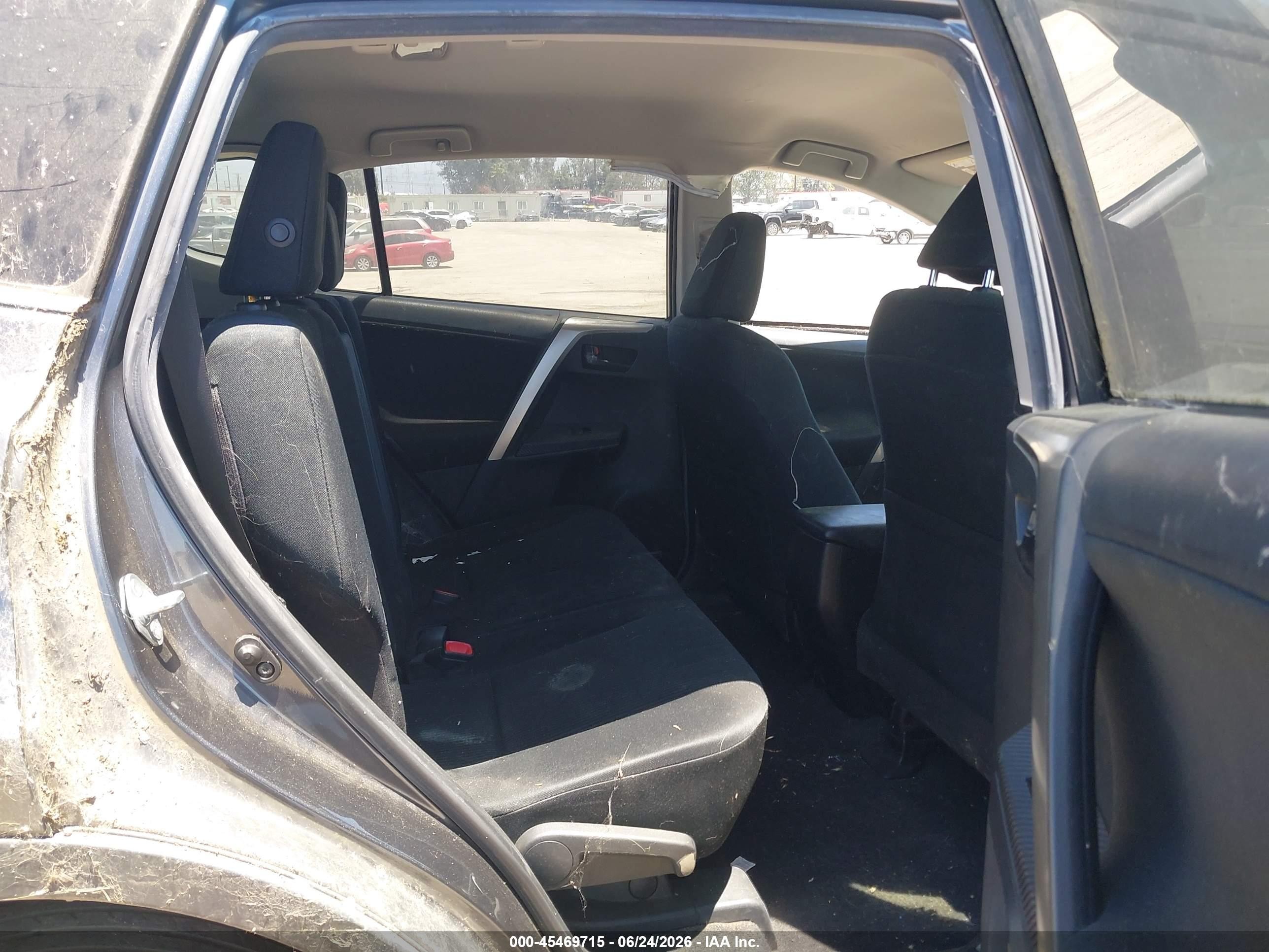 2015 Toyota Rav4 Le Gray vin: JTMZFREV0FJ036062