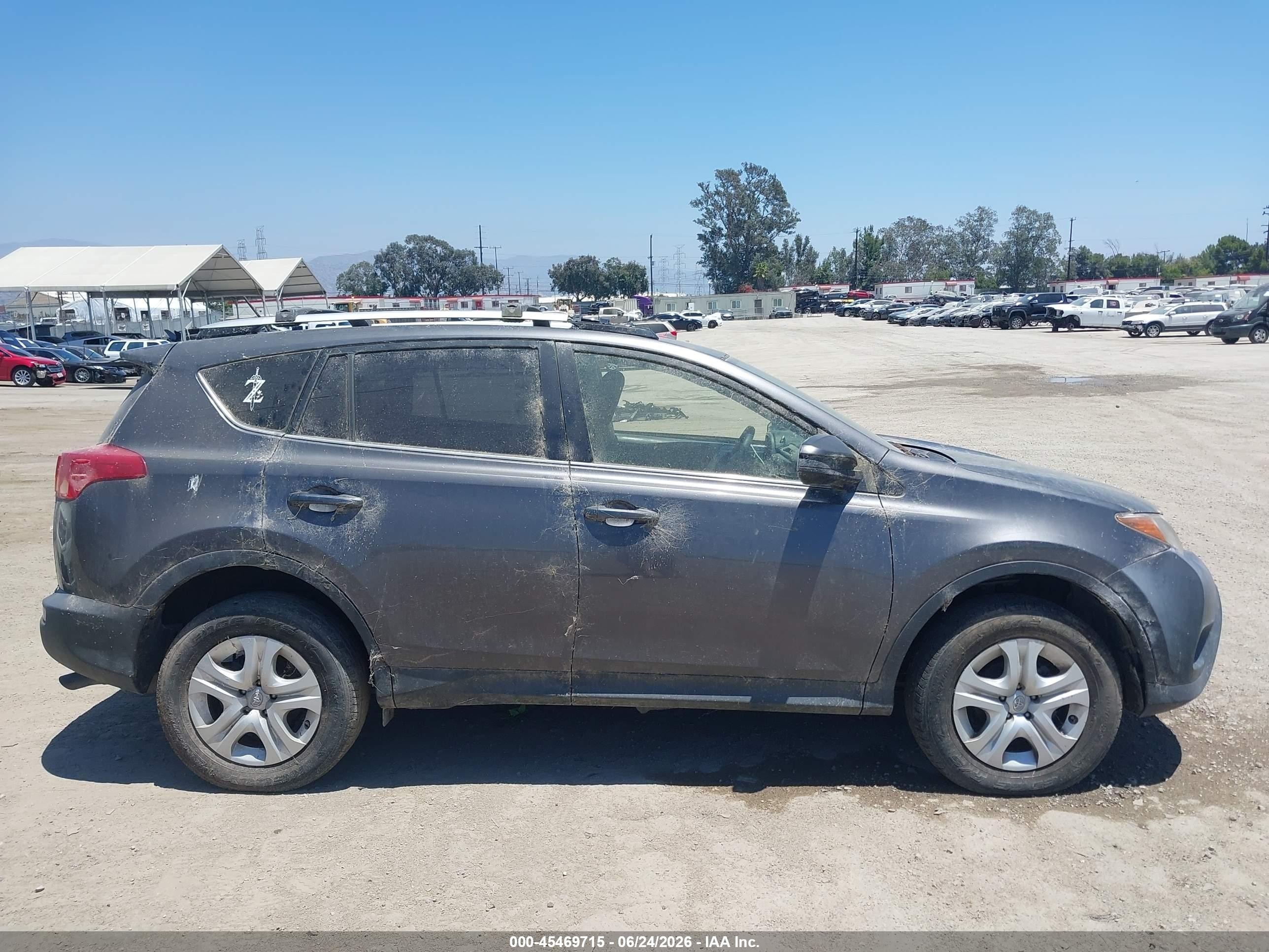 2015 Toyota Rav4 Le Gray vin: JTMZFREV0FJ036062