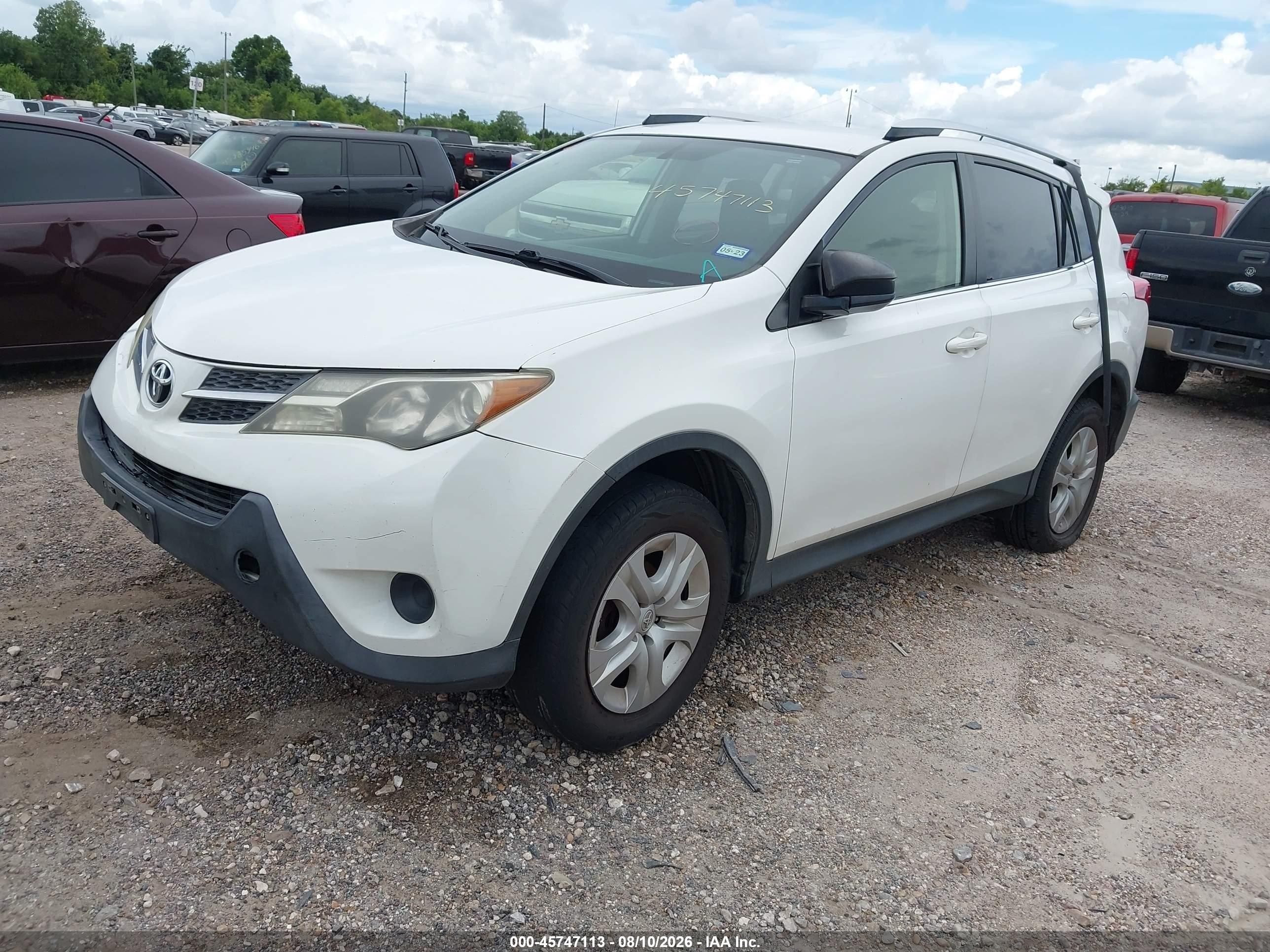 2015 Toyota Rav4 Le White vin: JTMZFREV0FJ051581