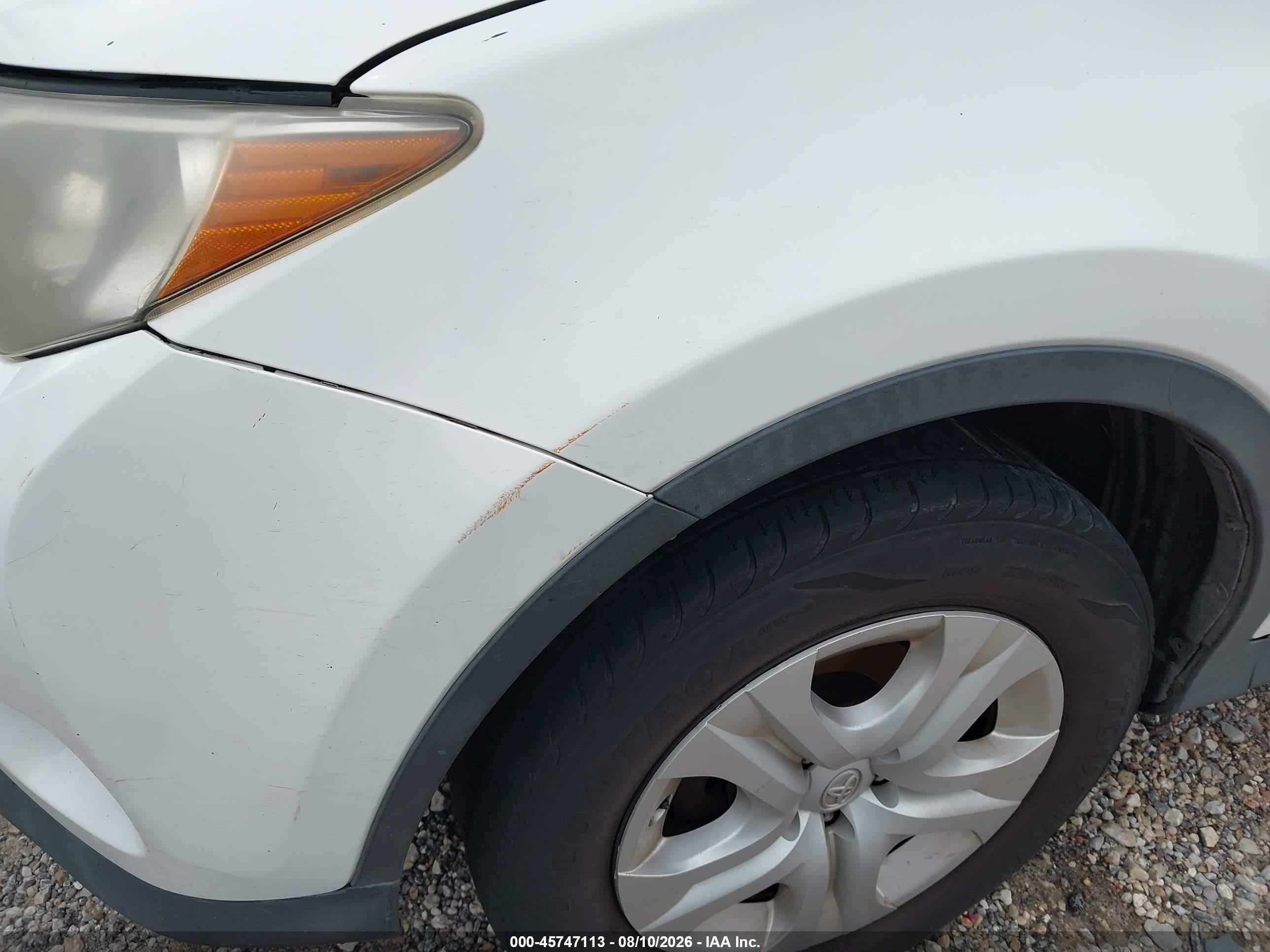 2015 Toyota Rav4 Le White vin: JTMZFREV0FJ051581