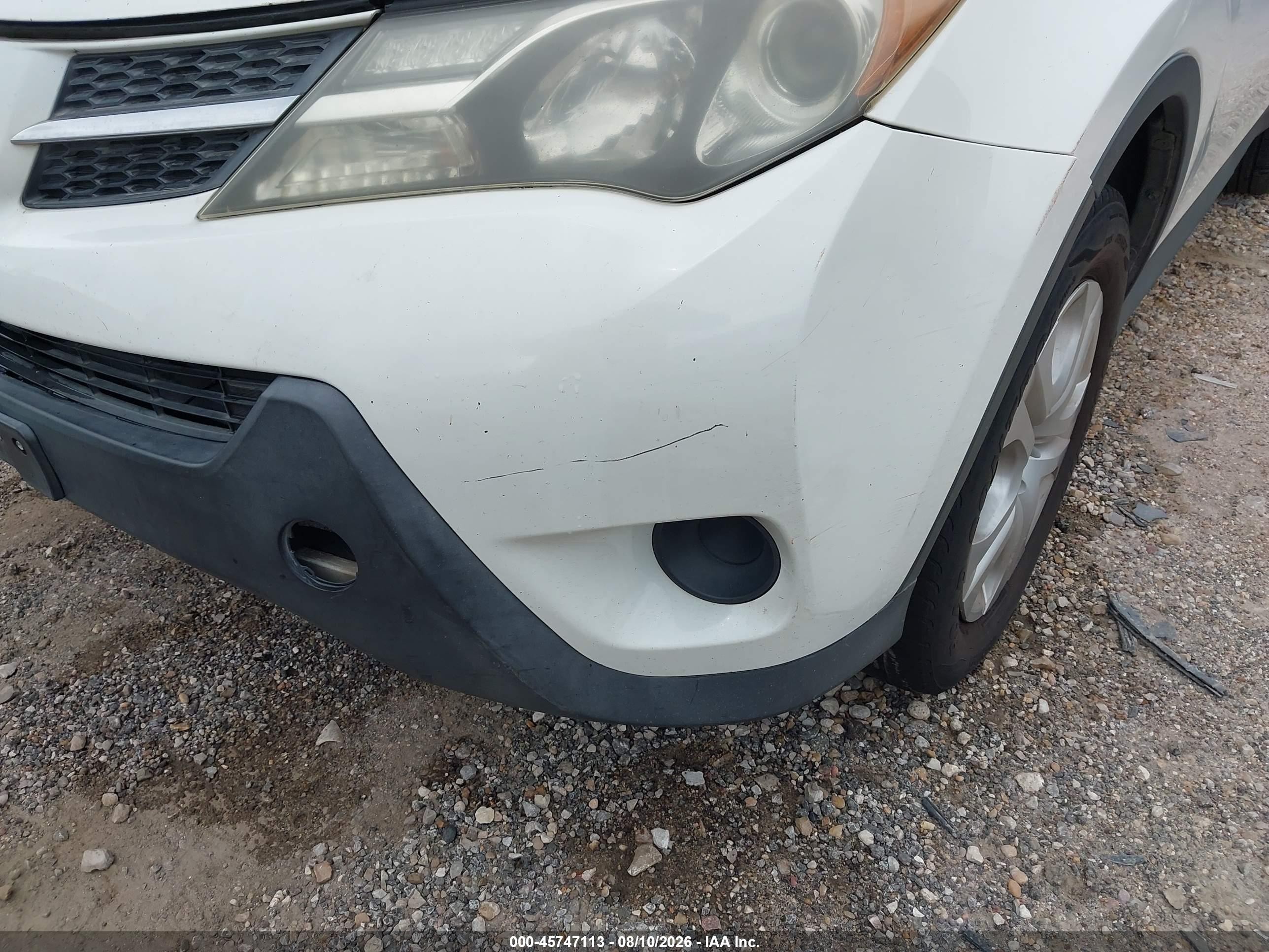 2015 Toyota Rav4 Le White vin: JTMZFREV0FJ051581
